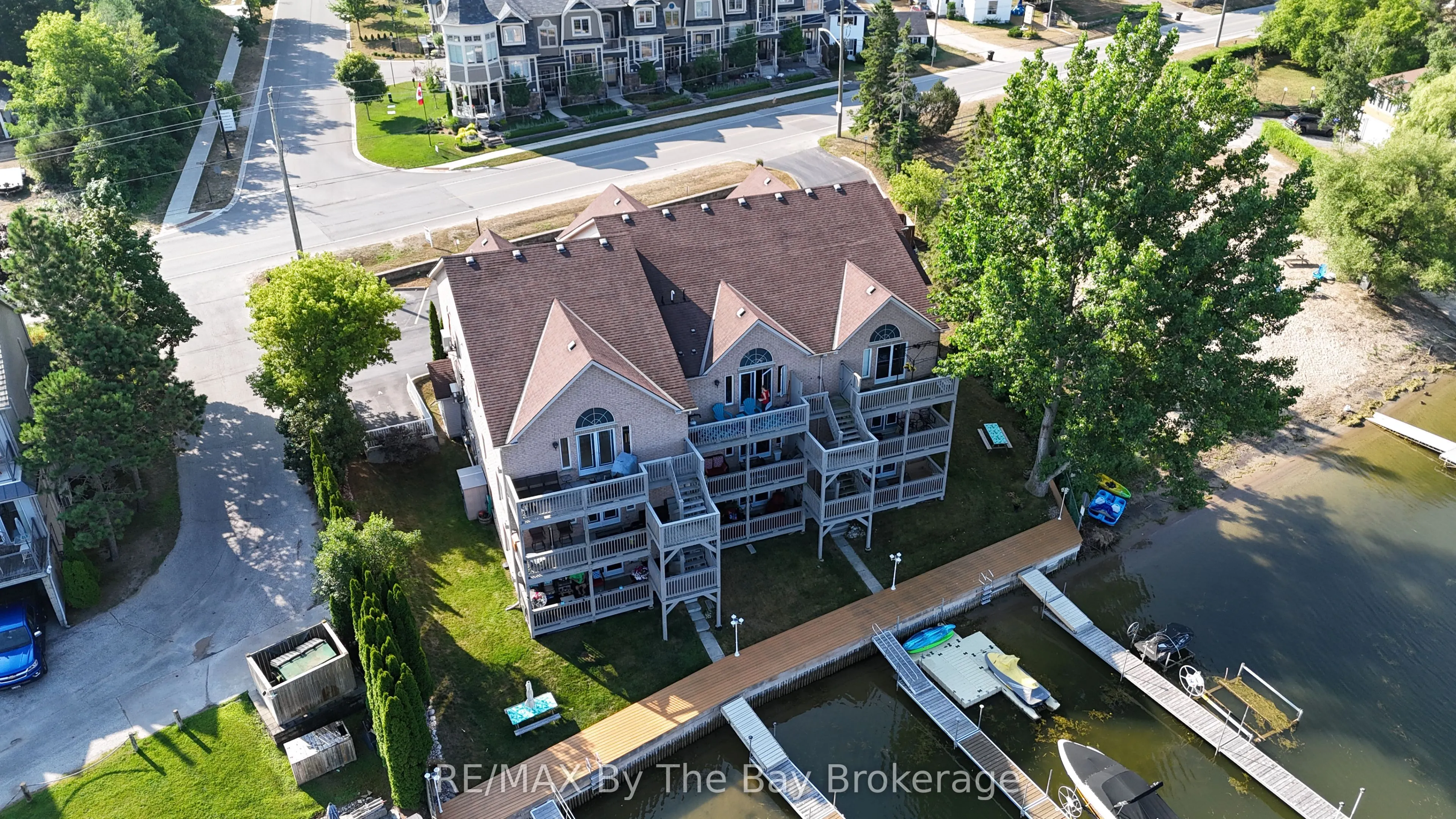 194 RIVER Road E, #2C