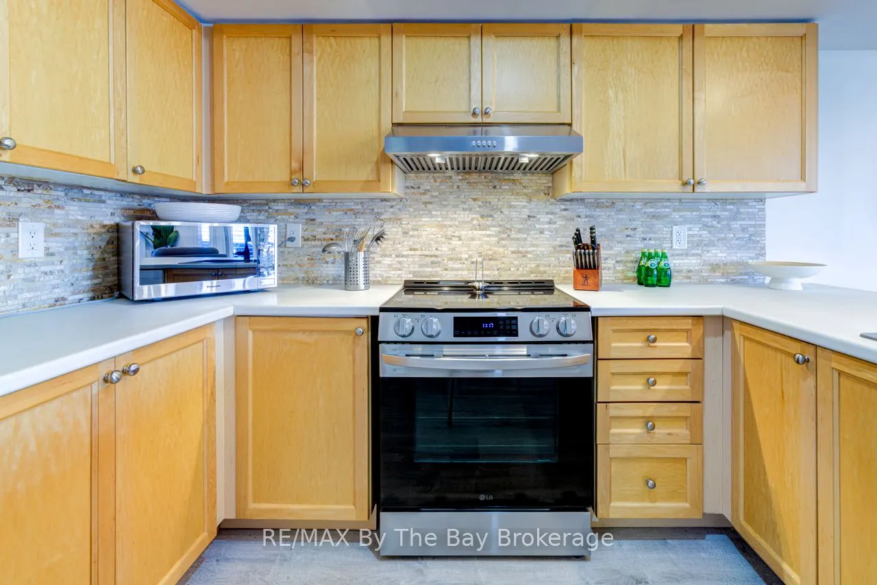 194 RIVER Road E, #2C