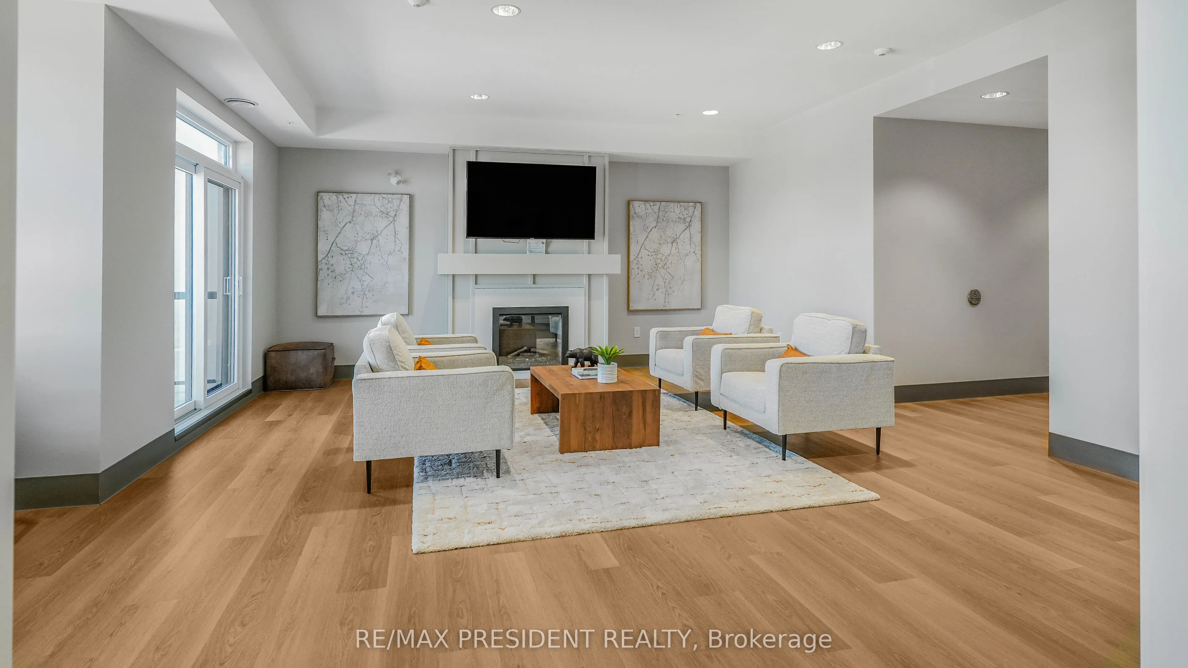 4 Kimberly Lane N, #403