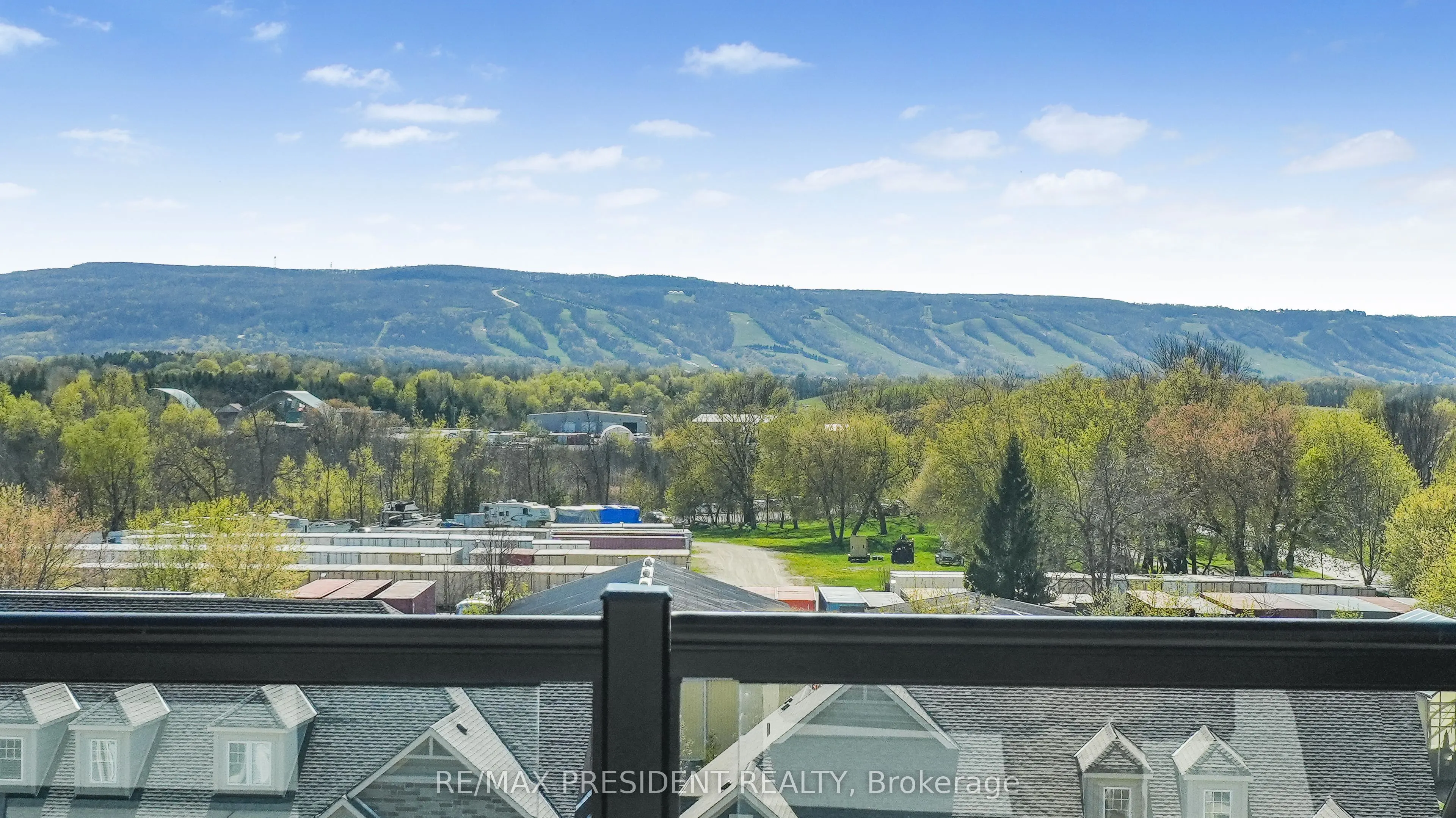 4 Kimberly Lane N, #403