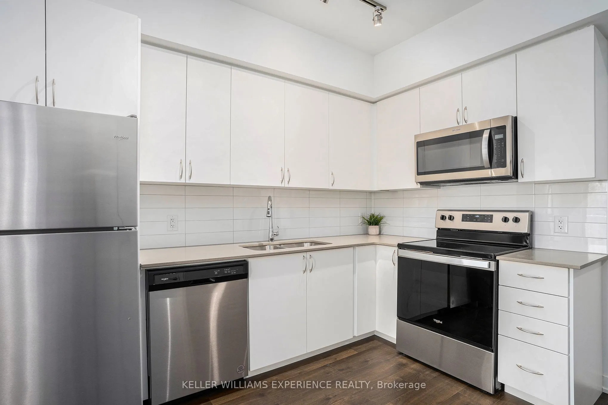 56 Lakeside Terrace, #302