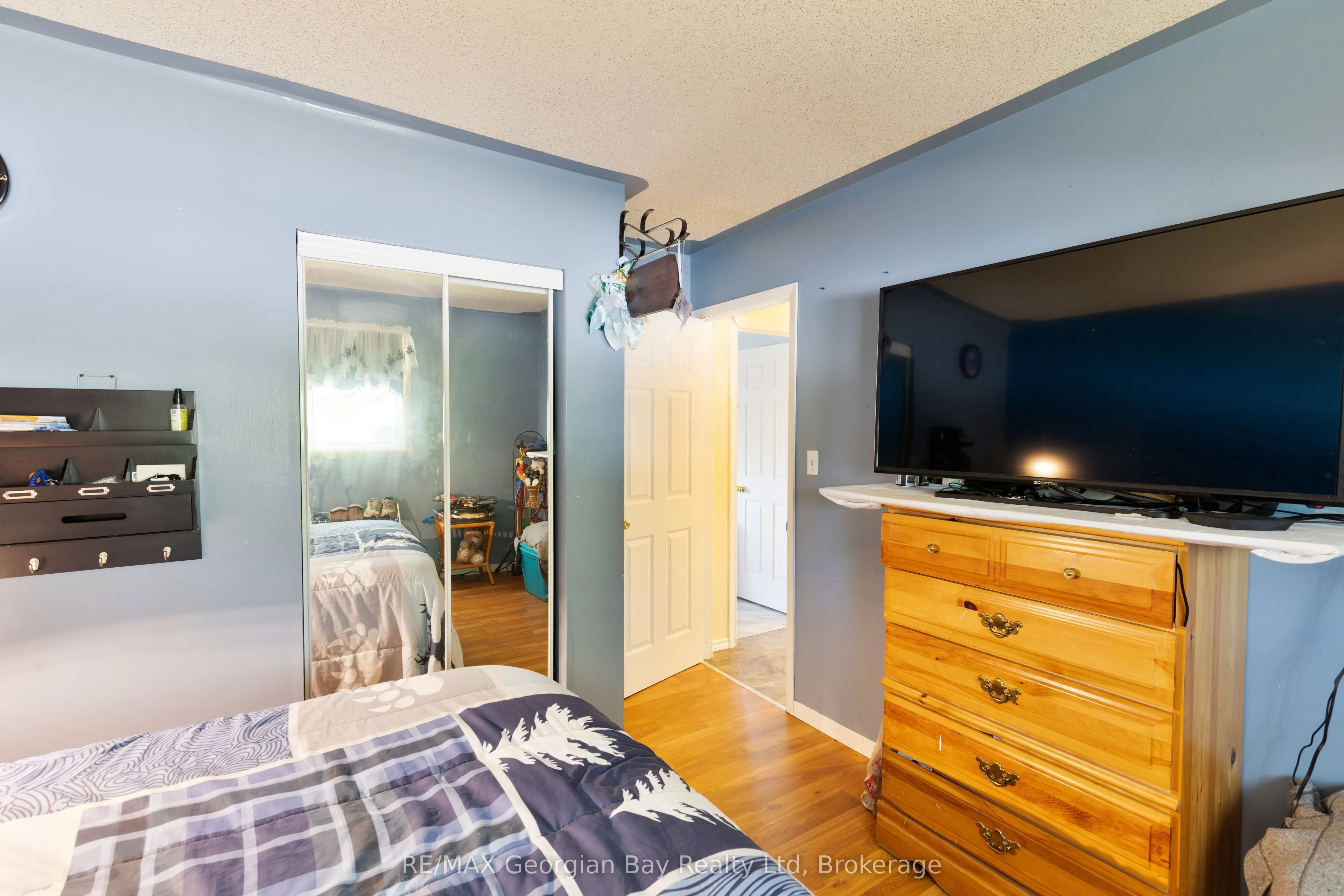 739 SIMCOE Avenue