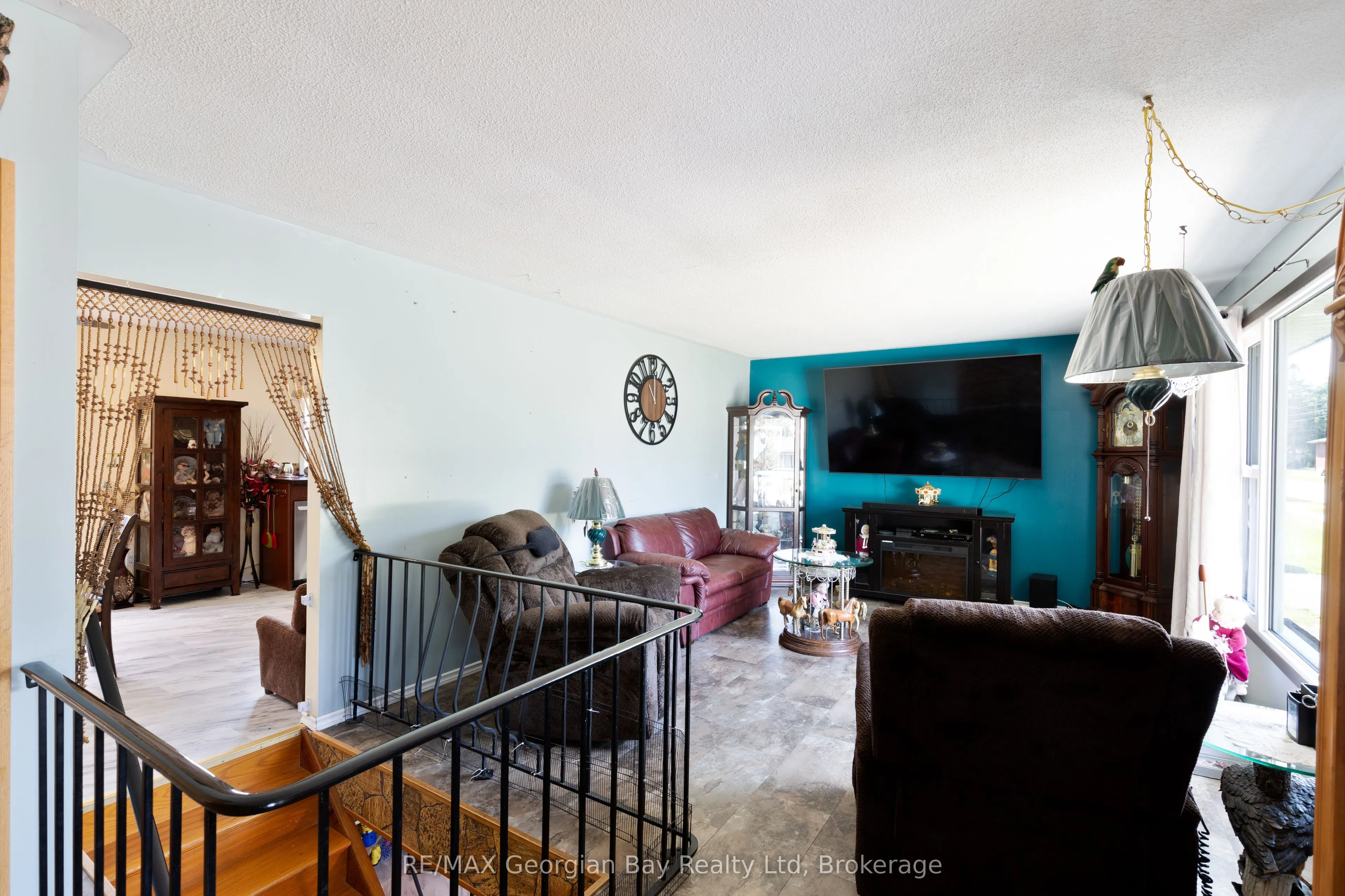 739 SIMCOE Avenue