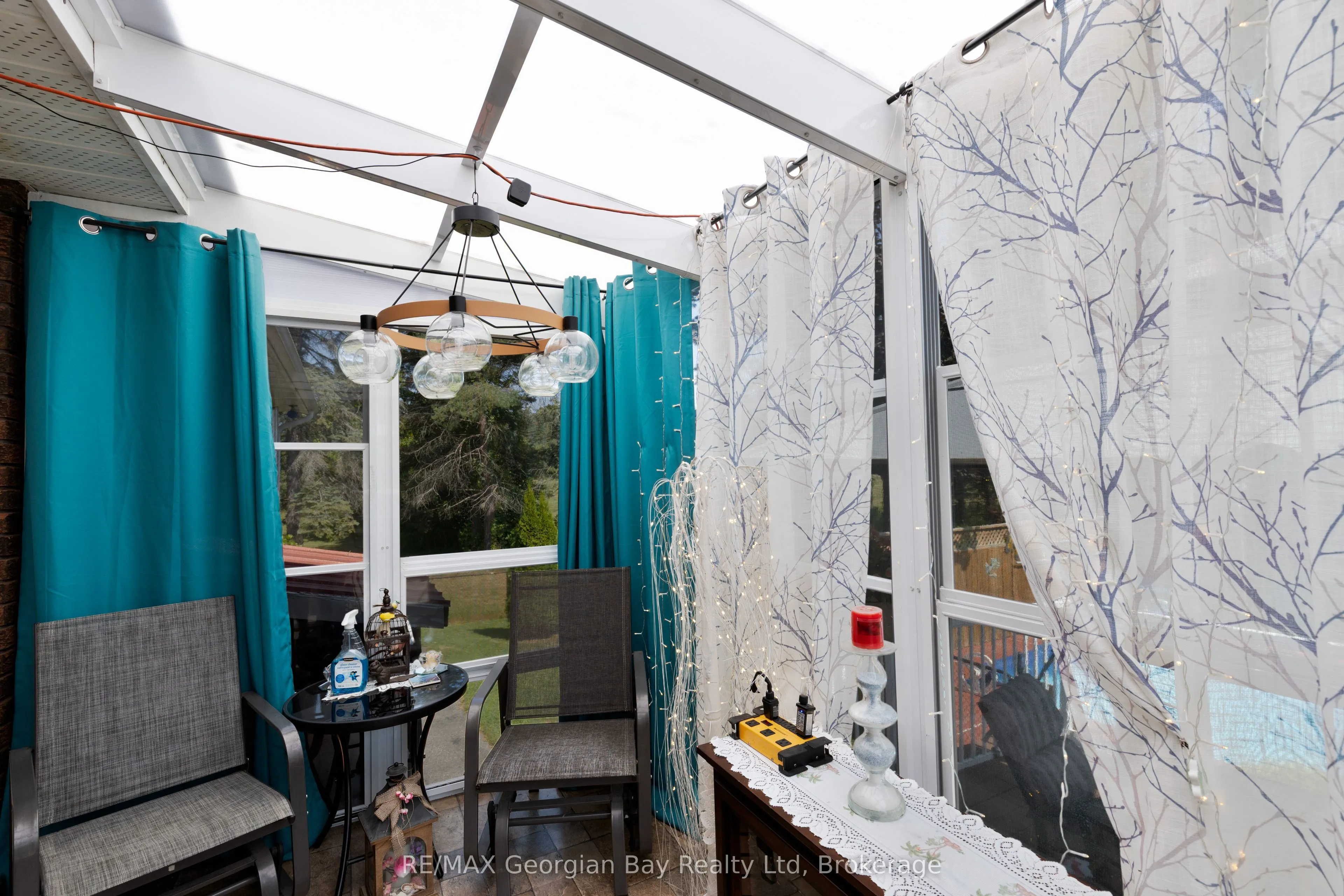 739 SIMCOE Avenue