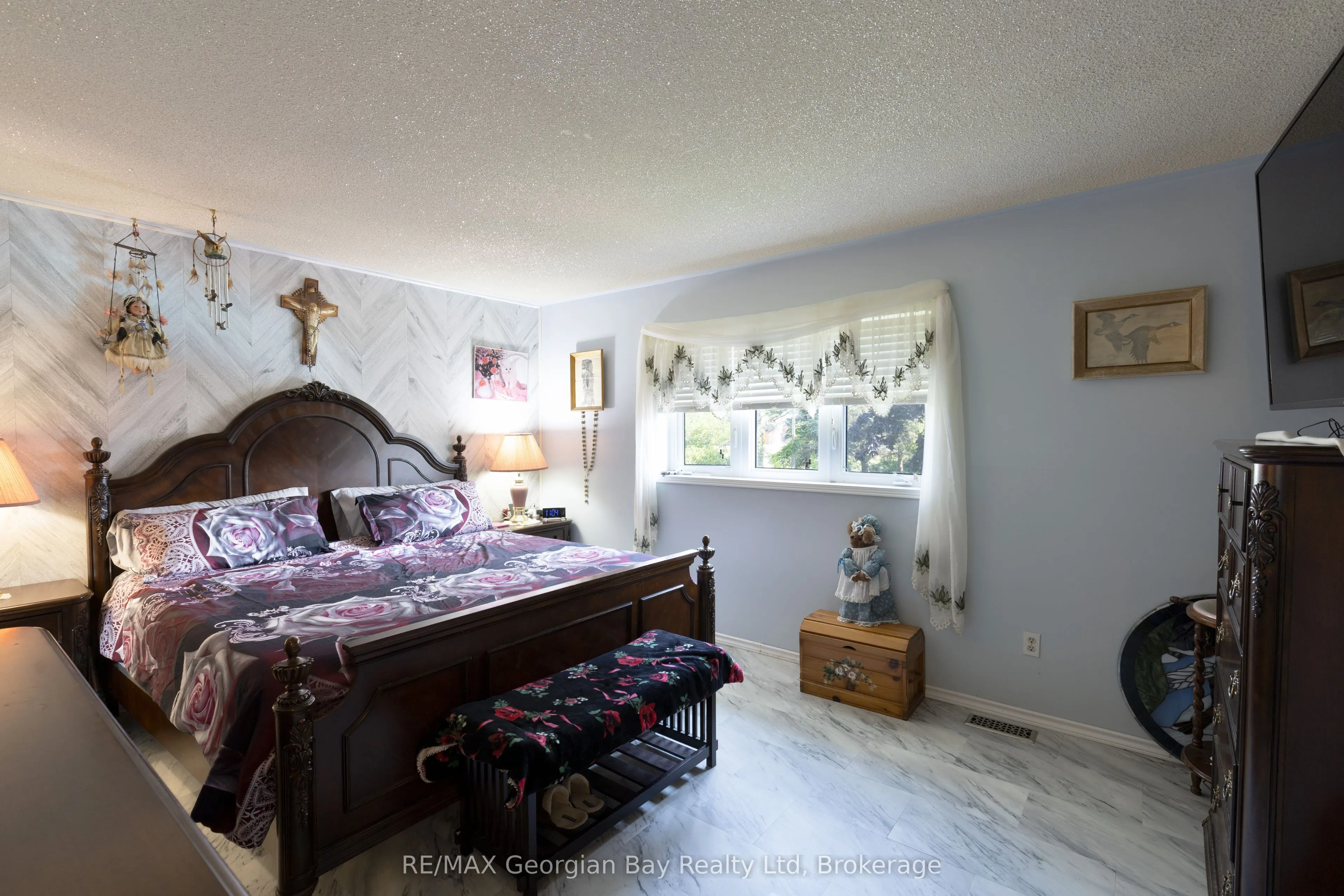 739 SIMCOE Avenue