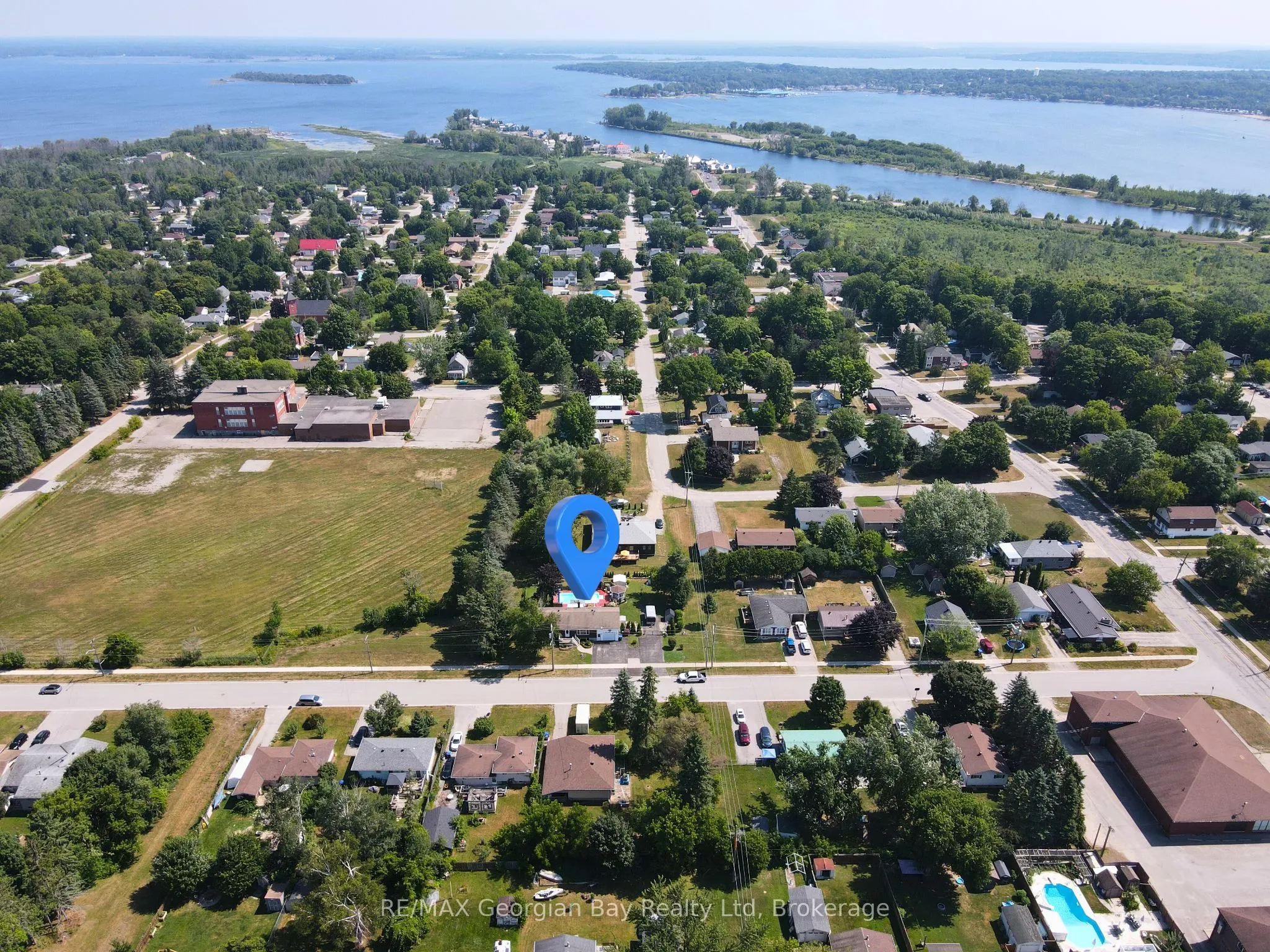 739 SIMCOE Avenue