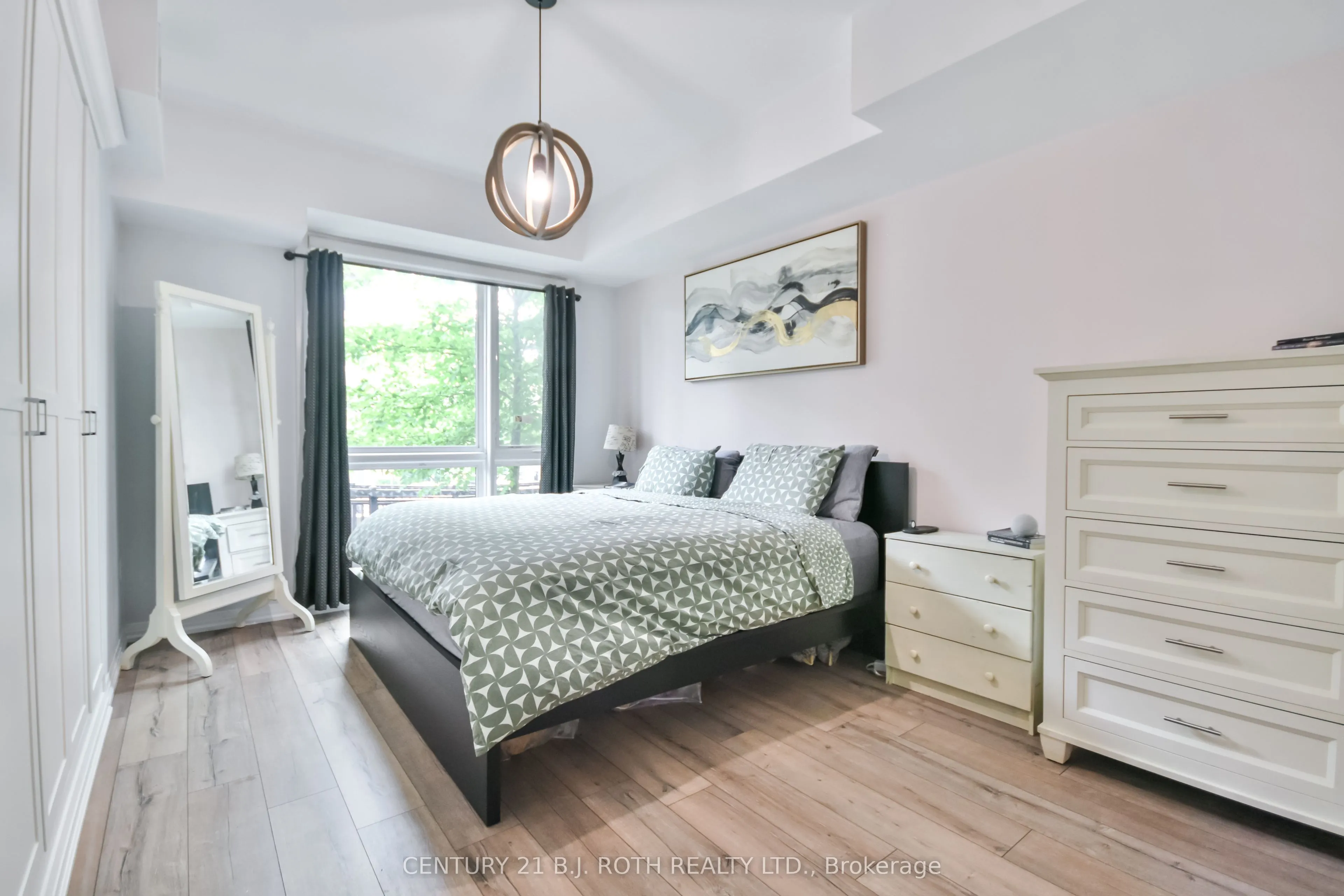 306 Essa Road, #107