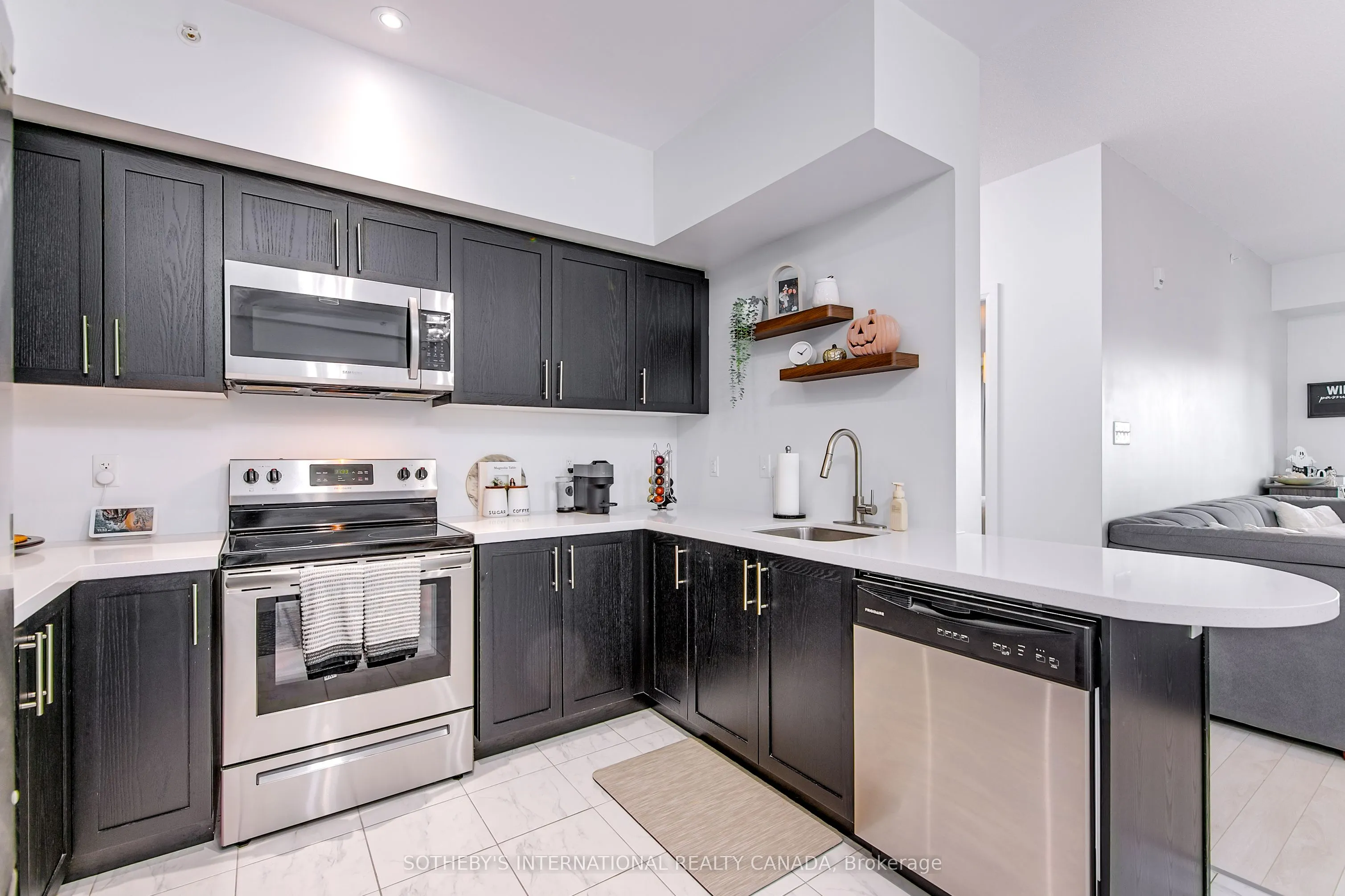 304 Essa Road, #609