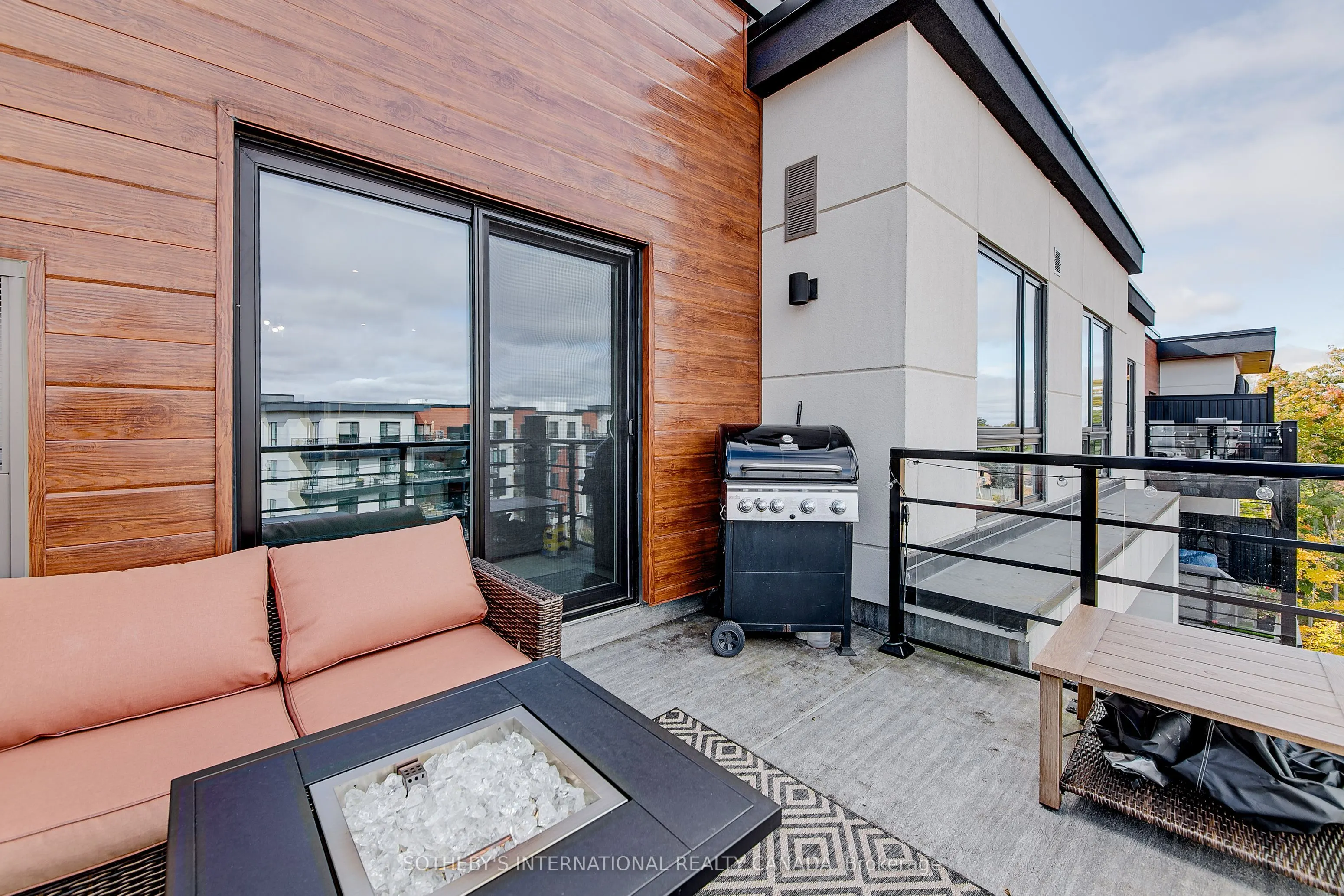 304 Essa Road, #609