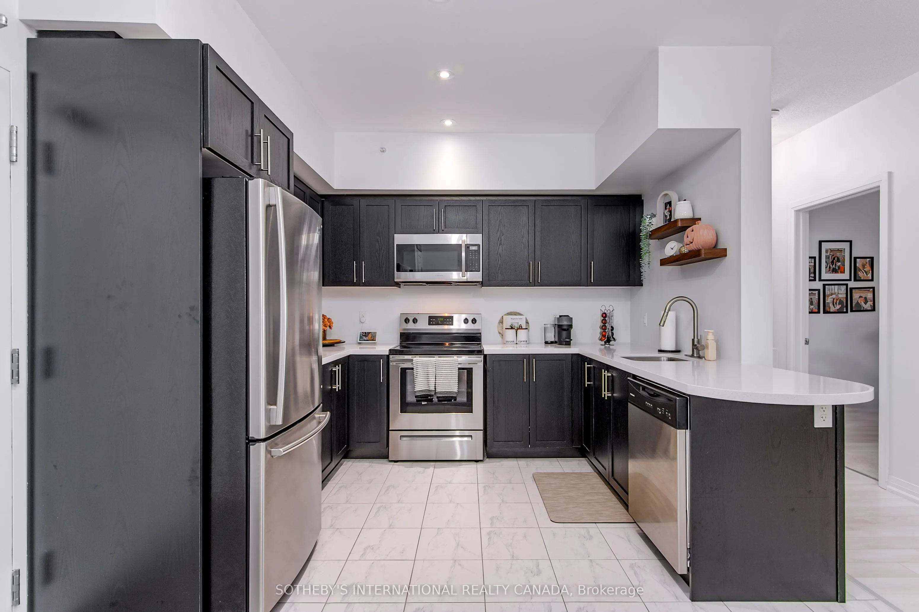 304 Essa Road, #609