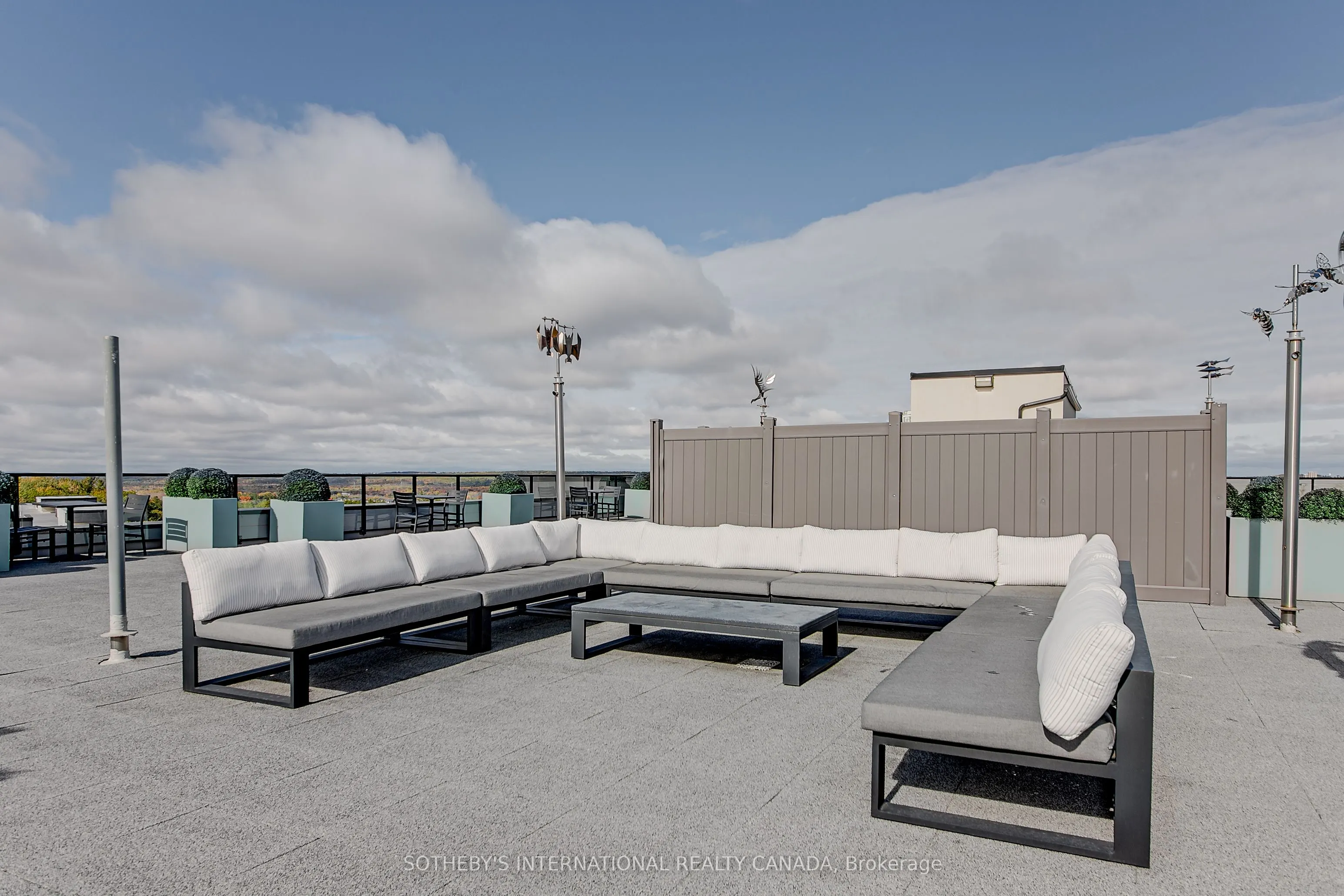 304 Essa Road, #609