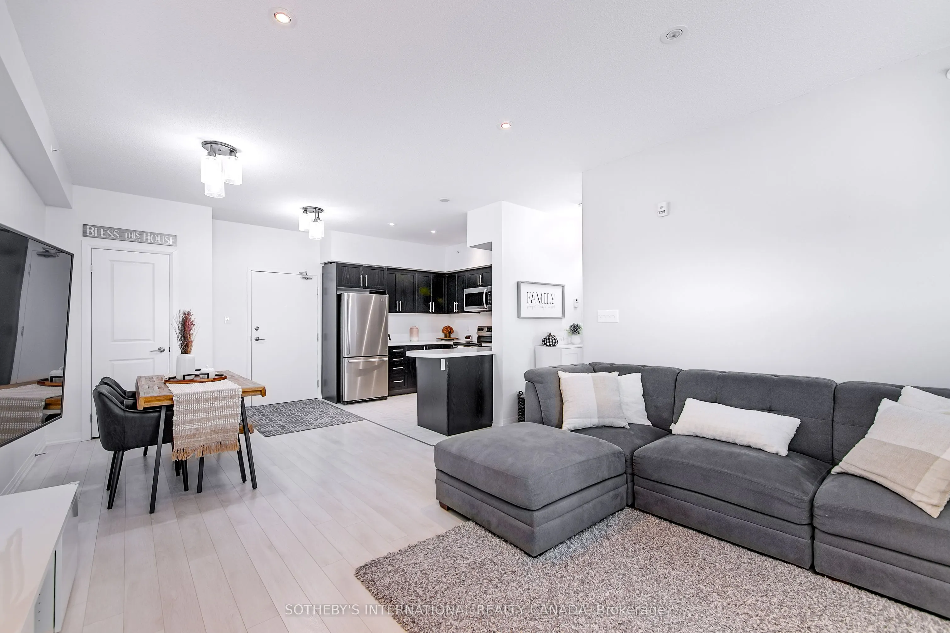 304 Essa Road, #609