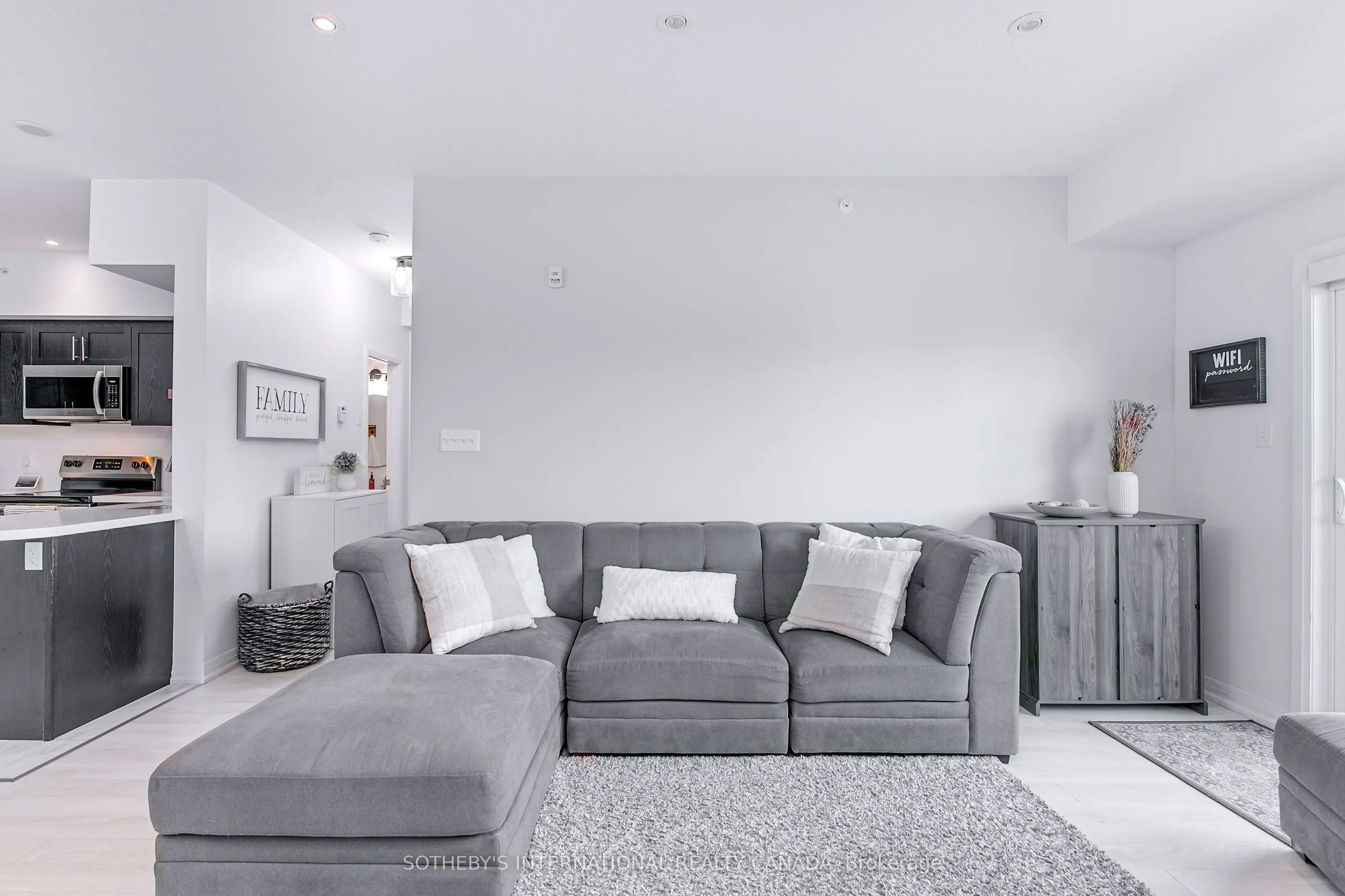 304 Essa Road, #609