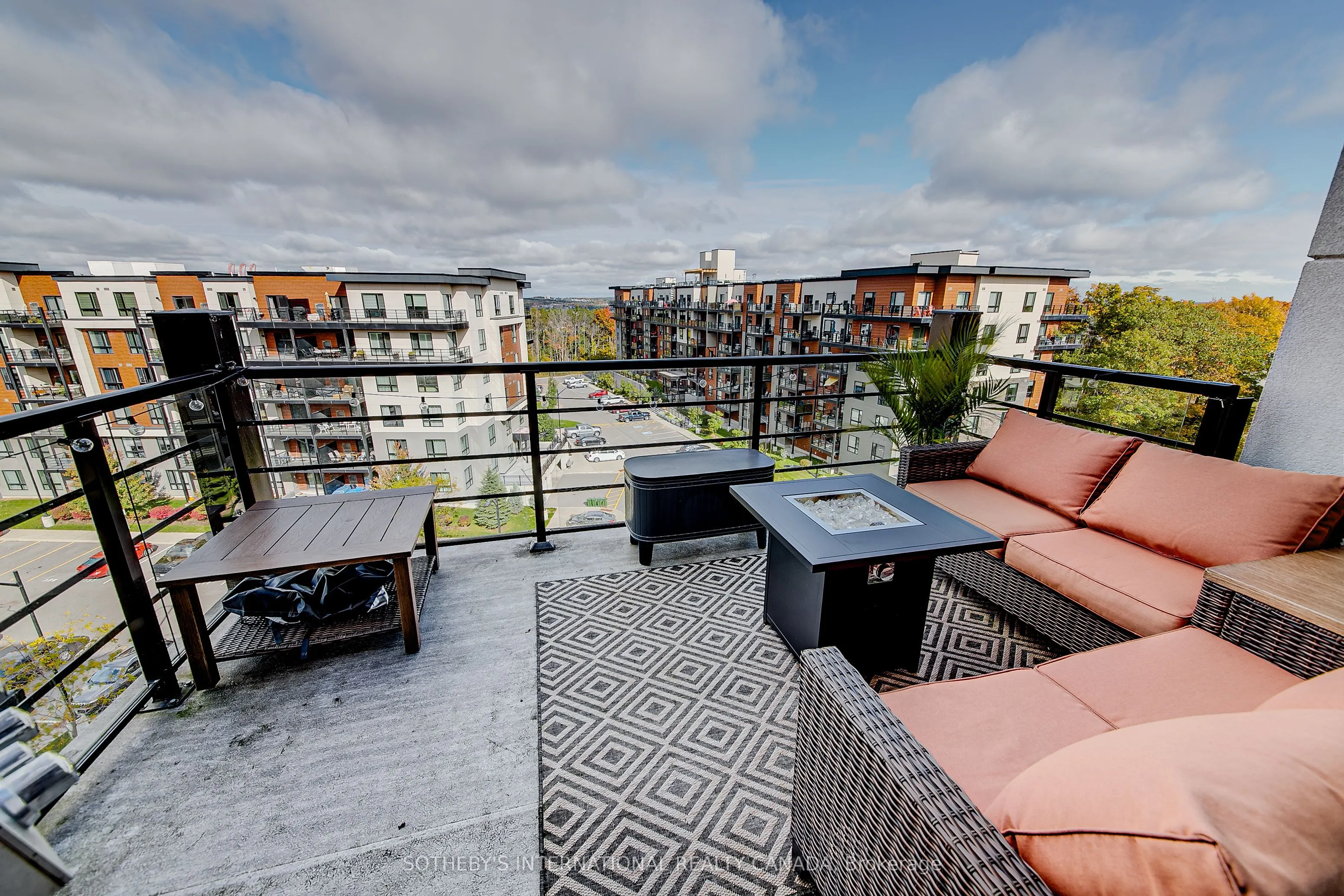 304 Essa Road, #609