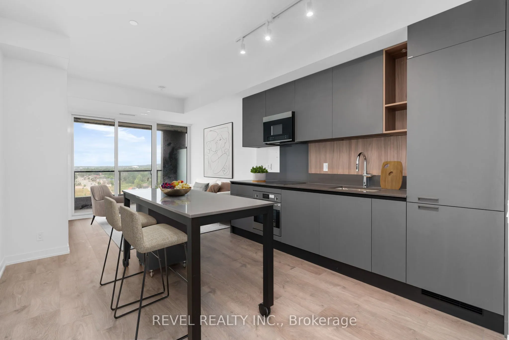 39 Mary Street, #1012