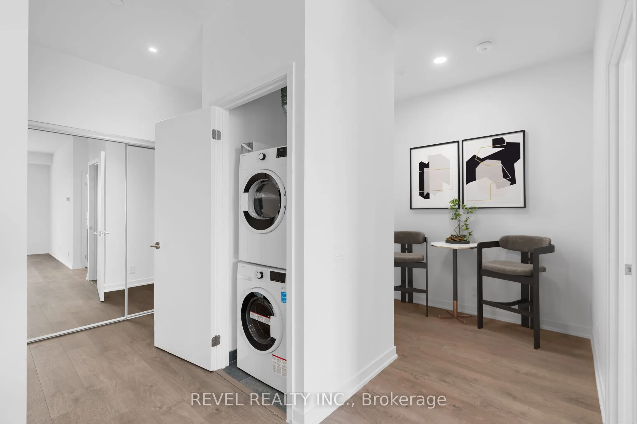 39 Mary Street, #1012