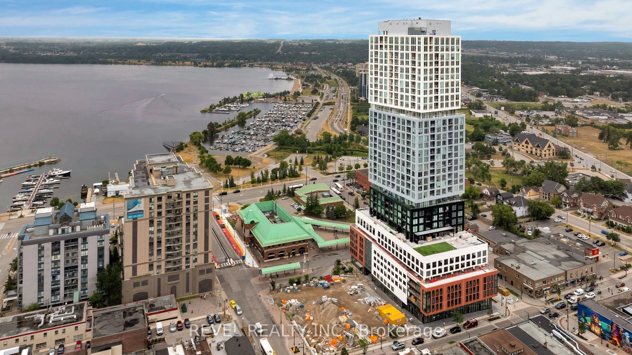 39 Mary Street, #1012