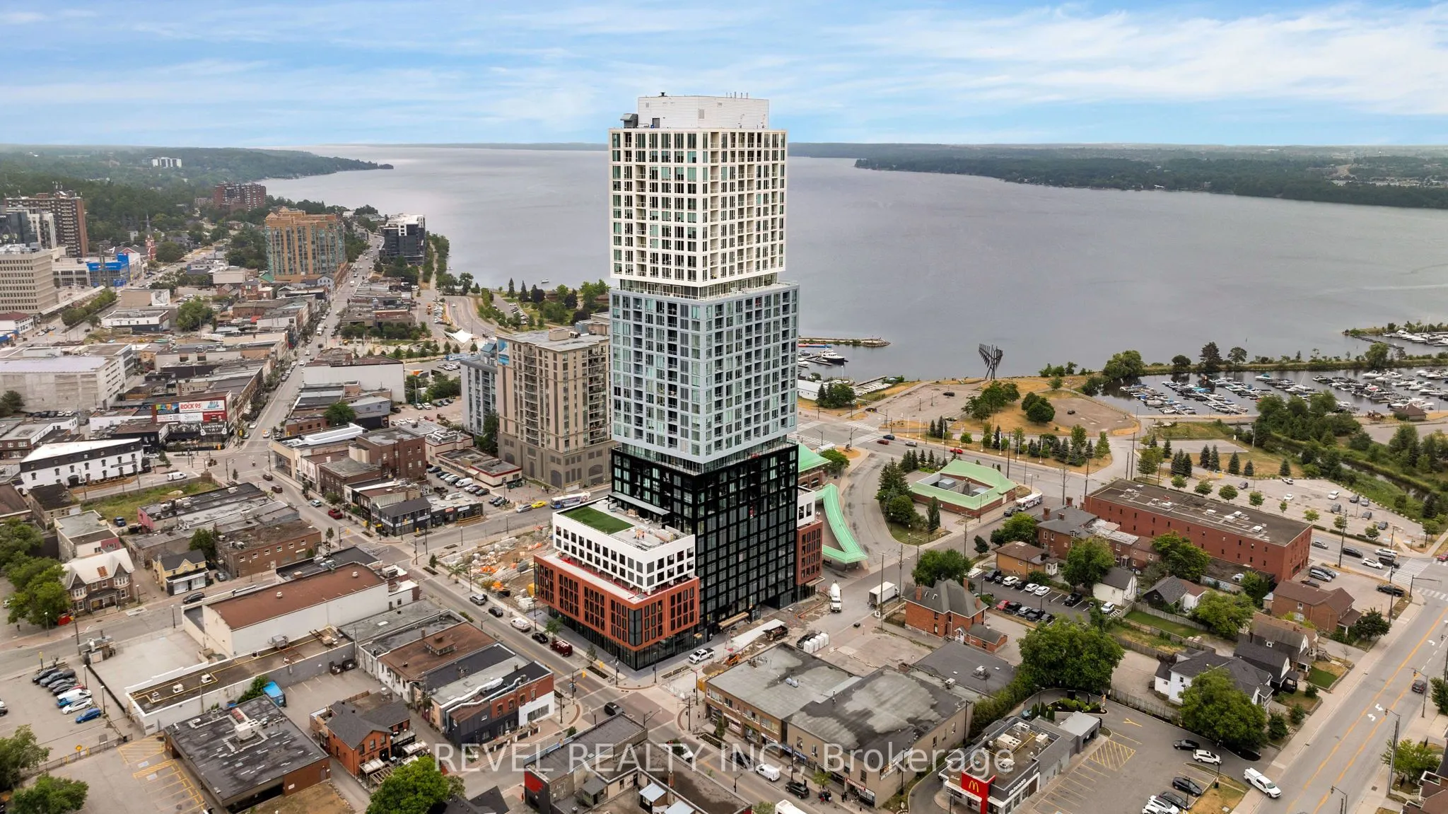 39 Mary Street, #1012