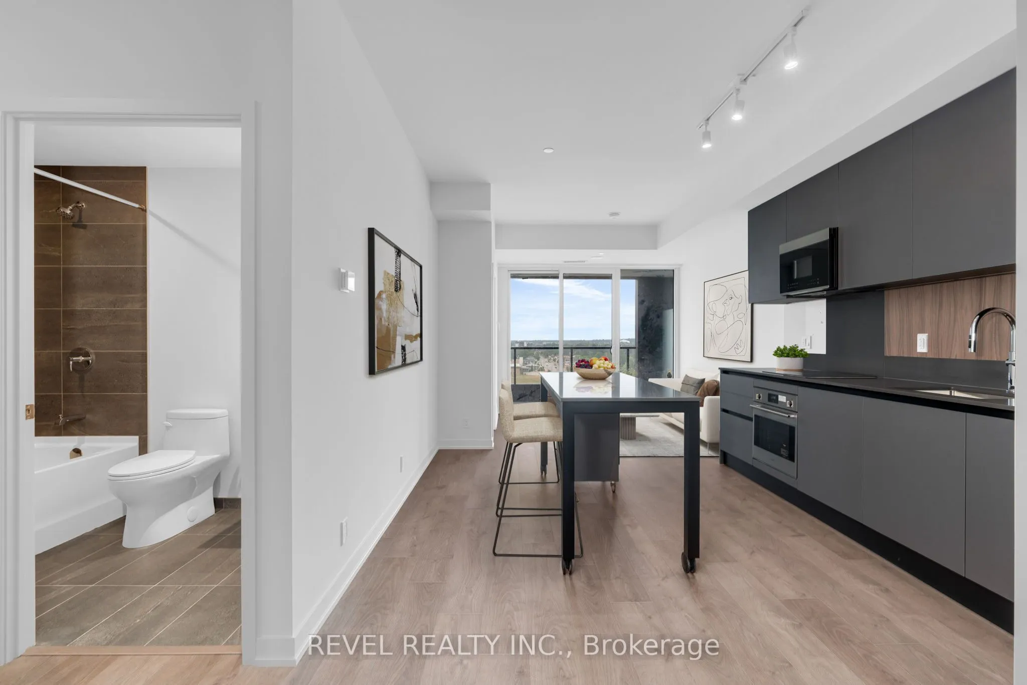 39 Mary Street, #1012