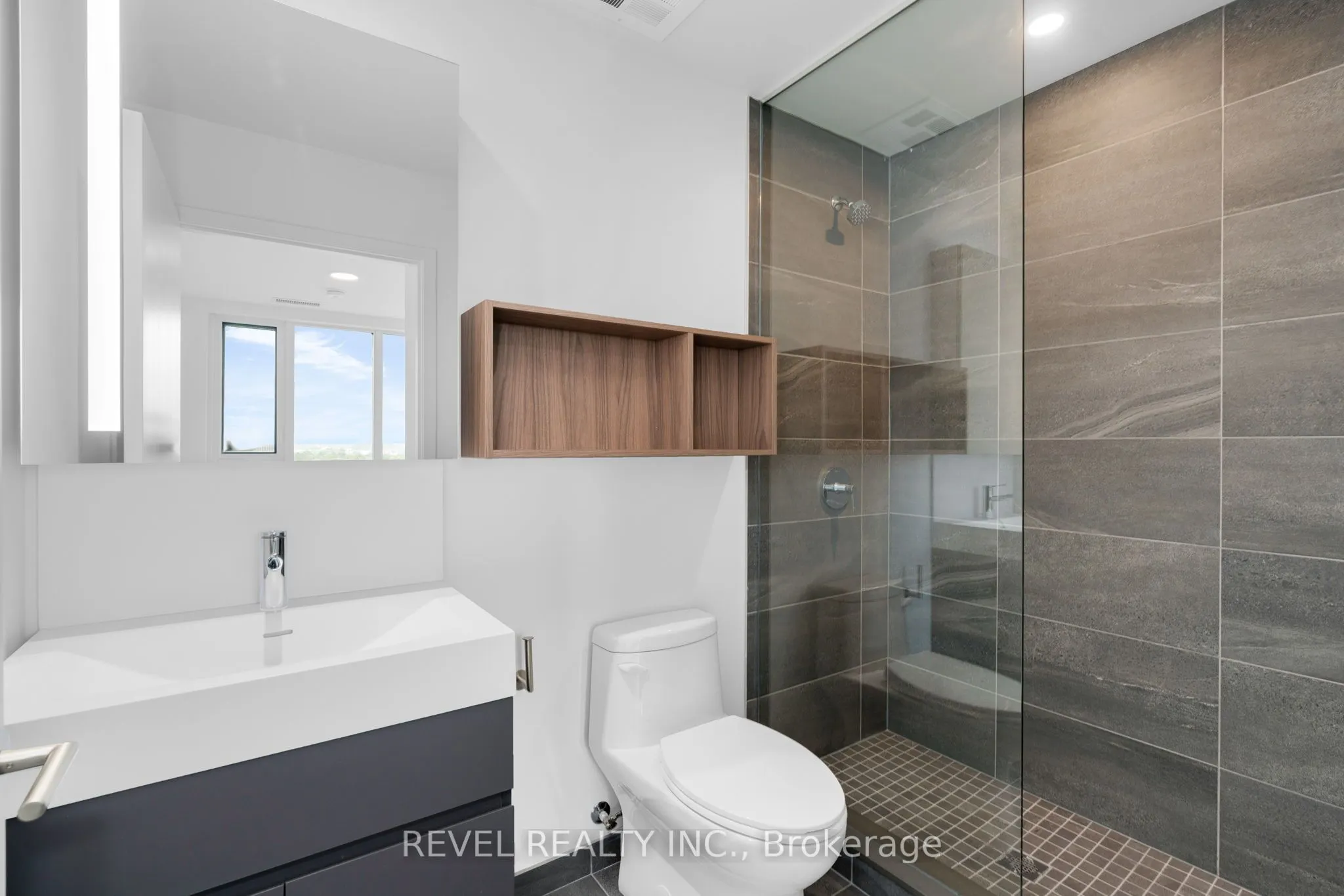 39 Mary Street, #1012