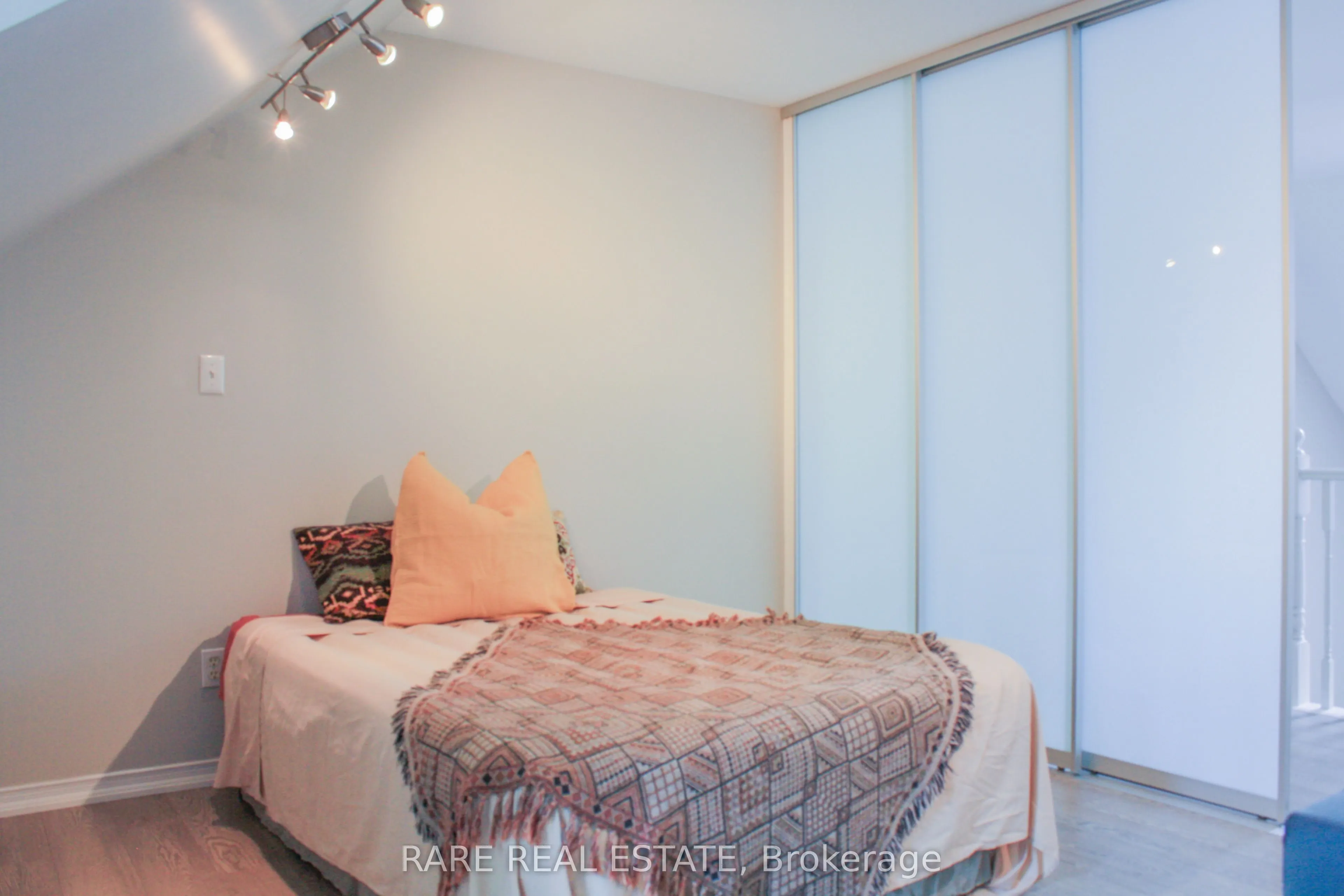 40 Wasaga Woods Circle, #5