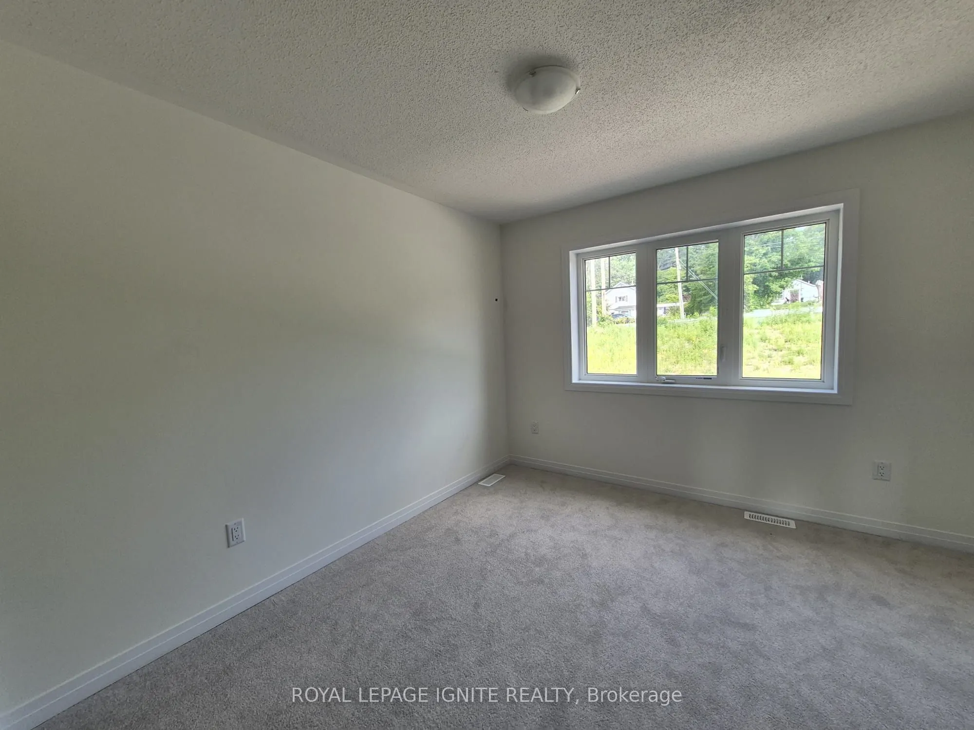 526 Hudson Crescent