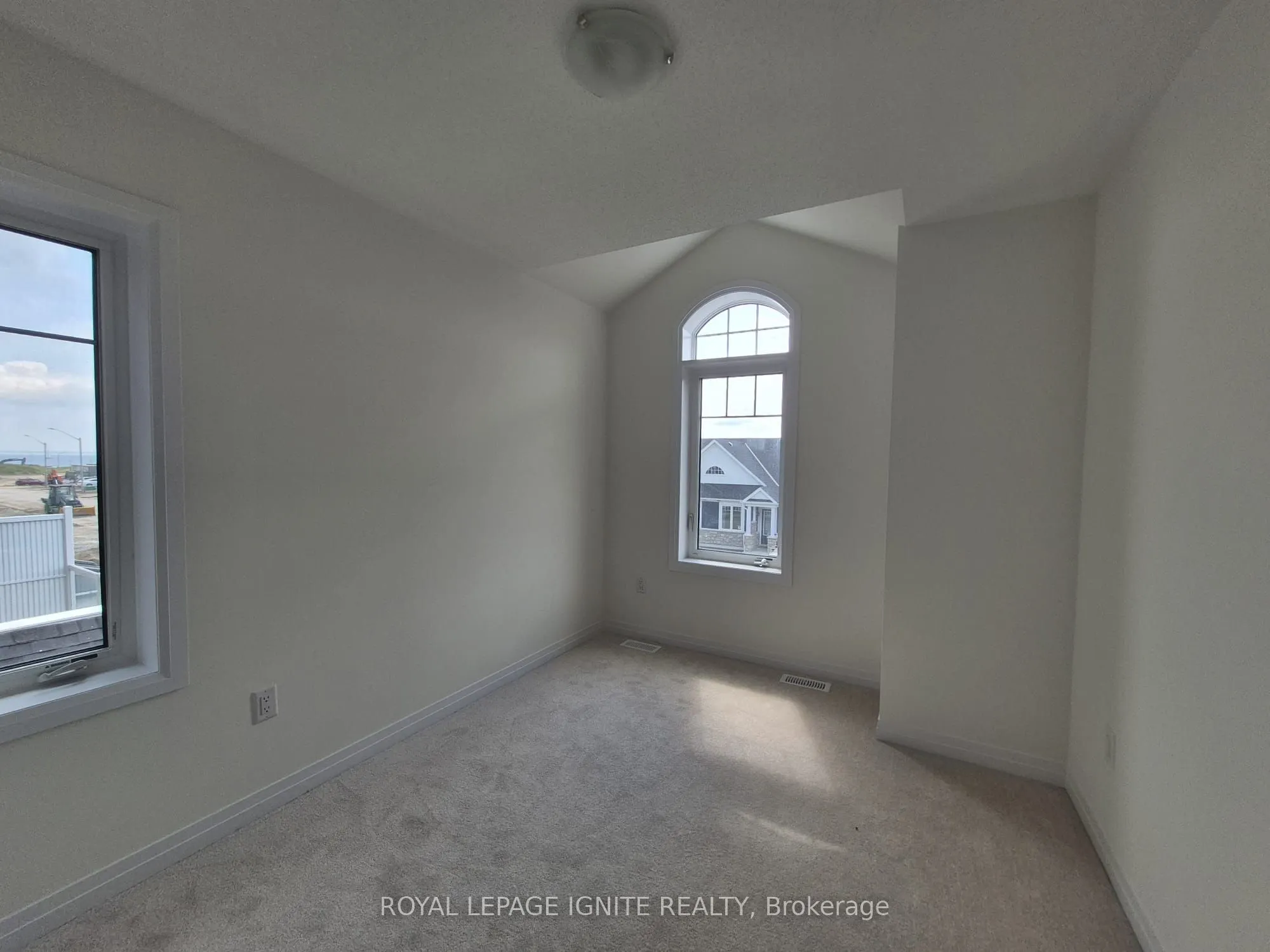 554 Hudson Crescent