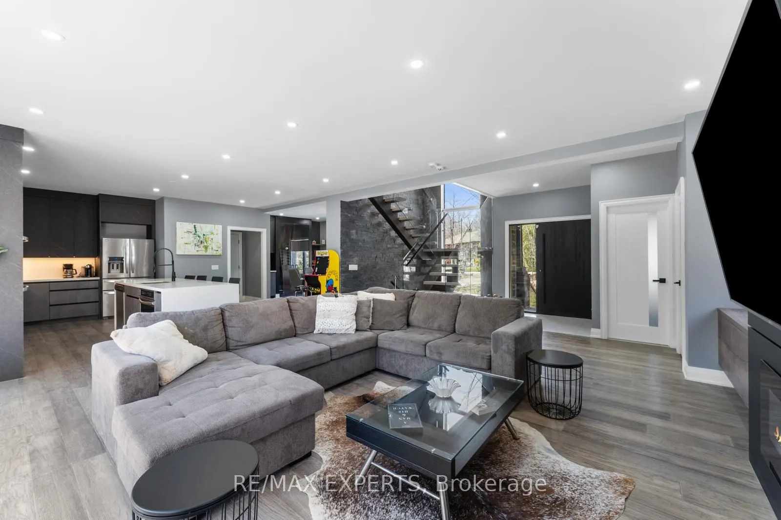 11 Joliet Crescent
