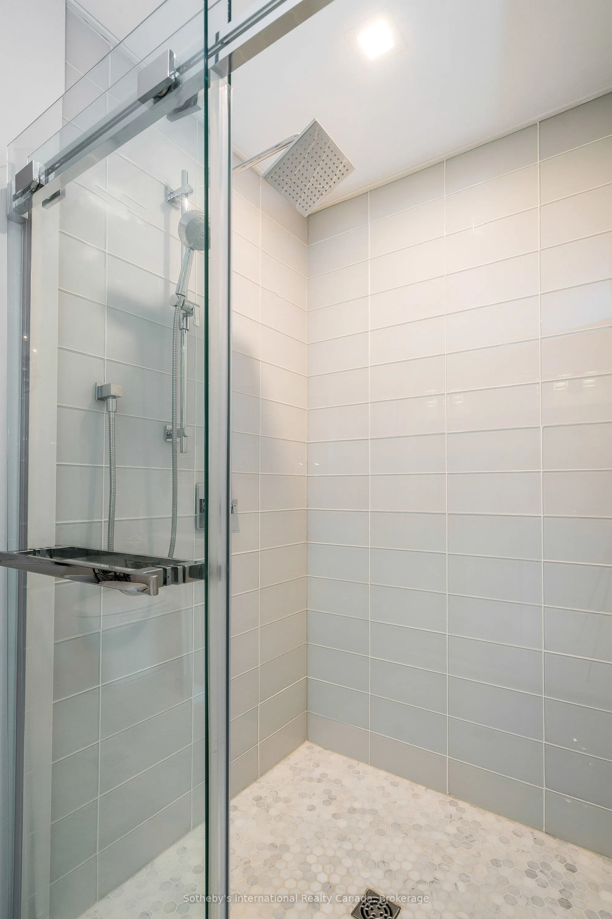 565 Oxbow Crescent, #5
