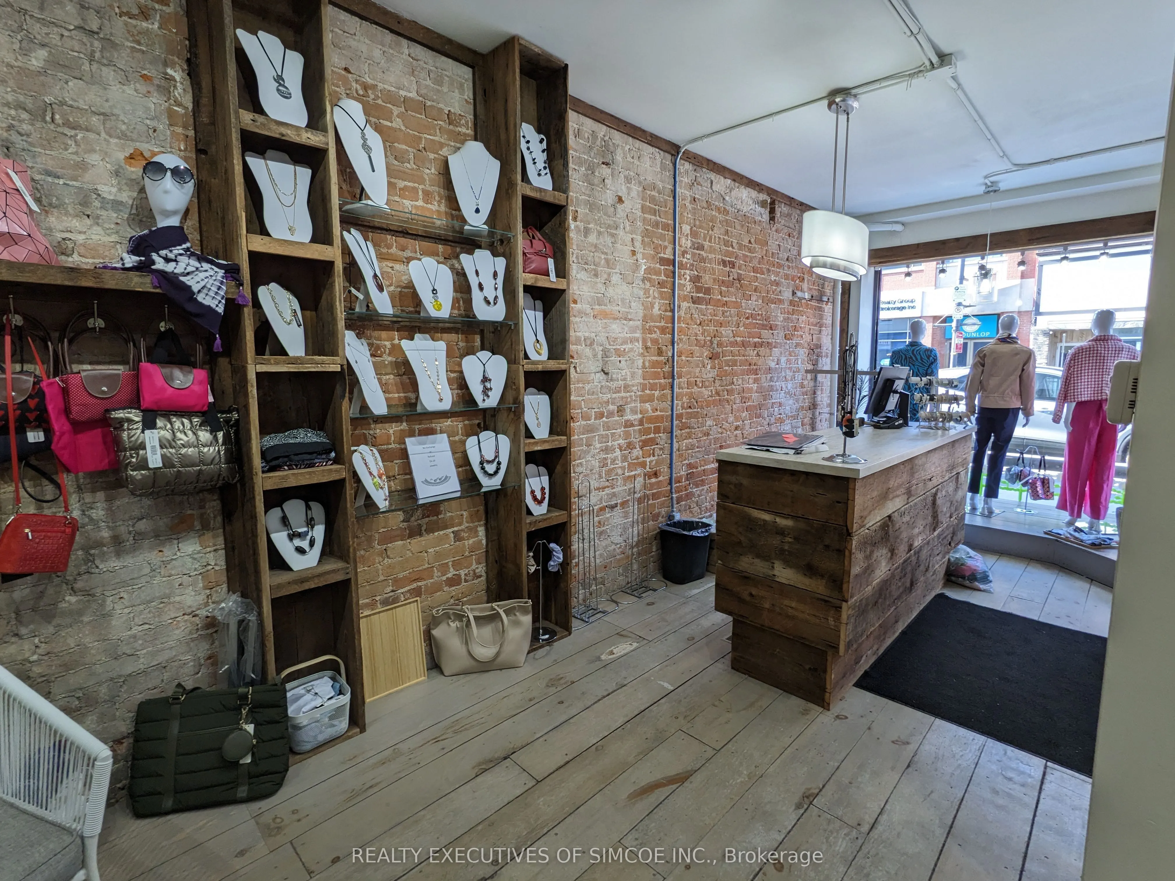 25 Dunlop Street E