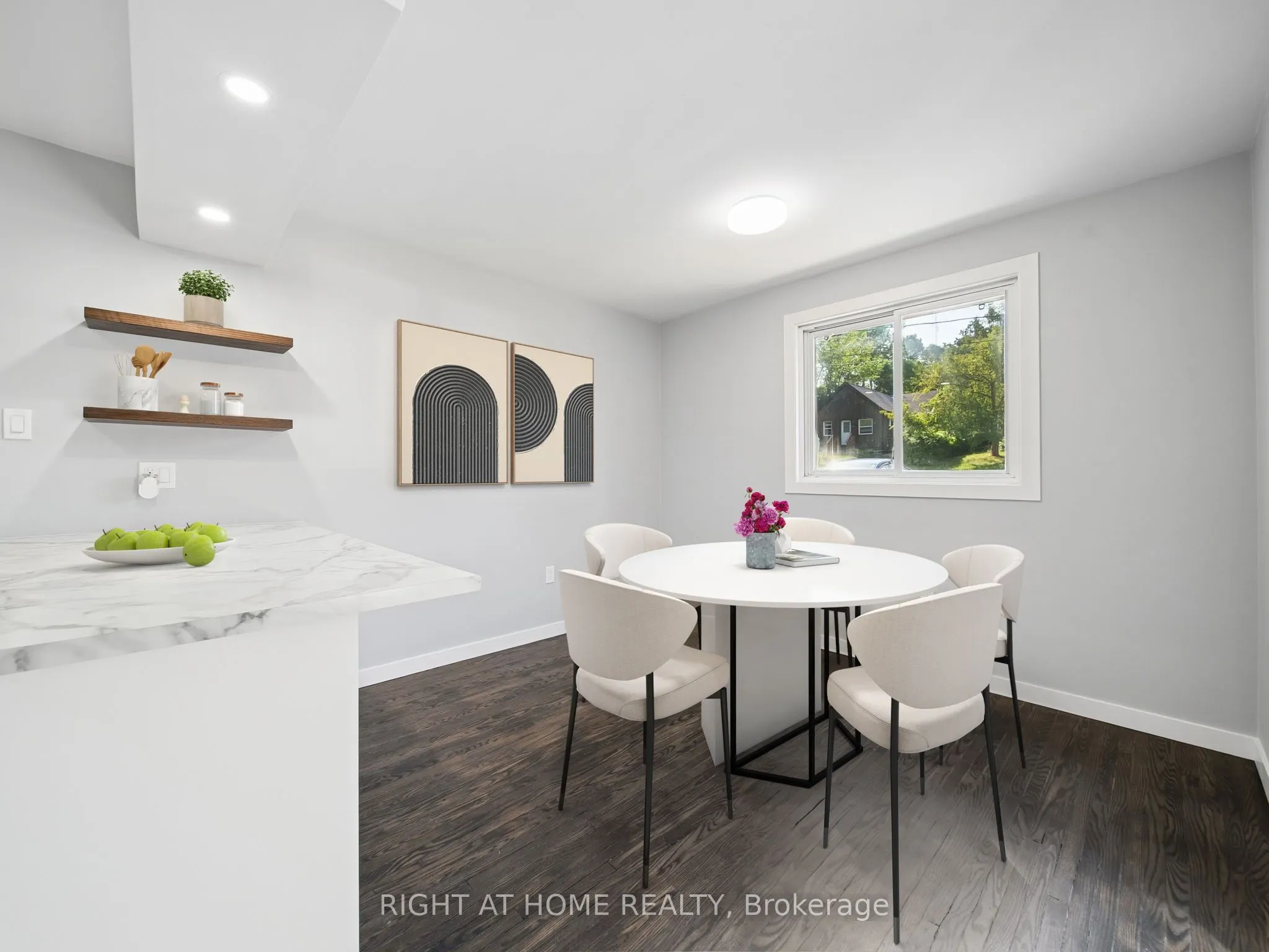 138 Simcoe Street