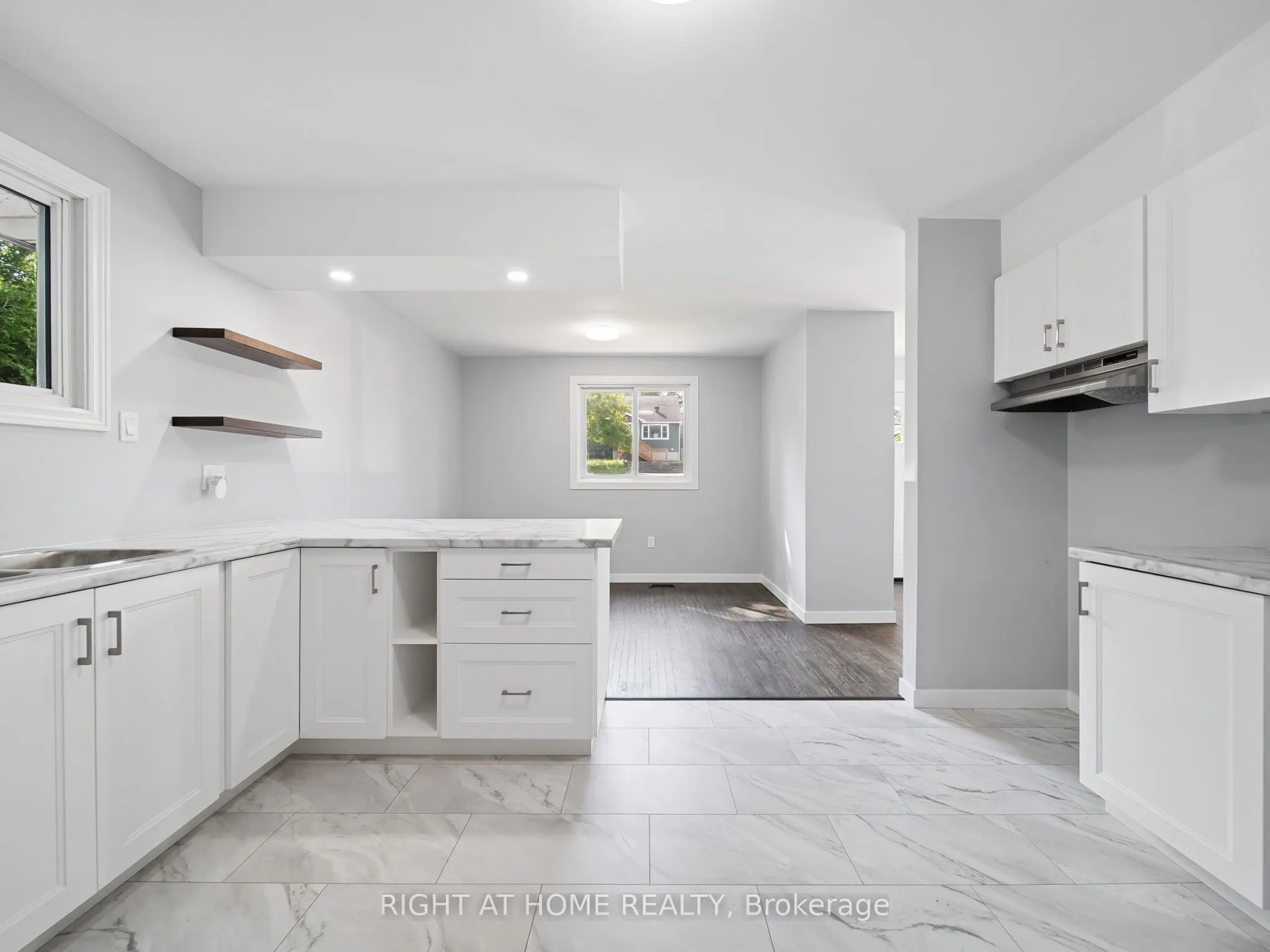 138 Simcoe Street