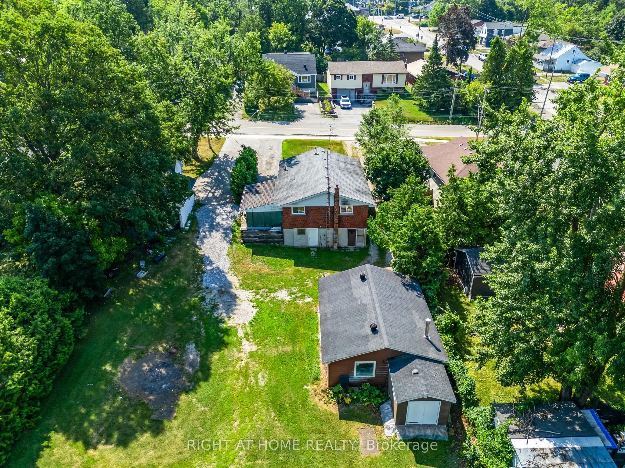 138 Simcoe Street