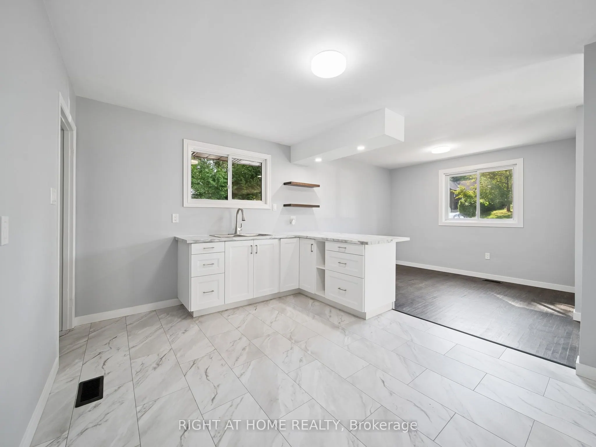 138 Simcoe Street