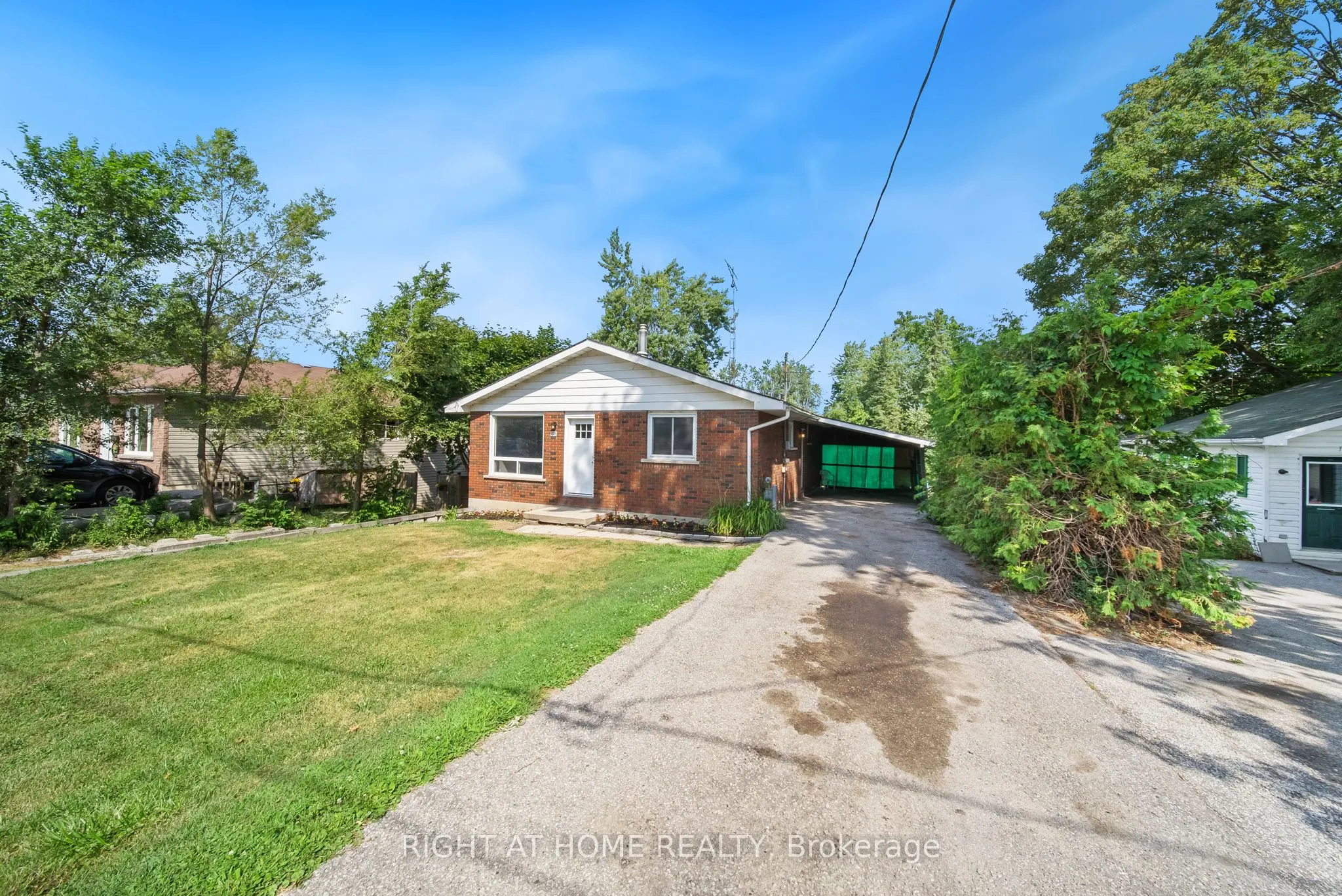 138 Simcoe Street