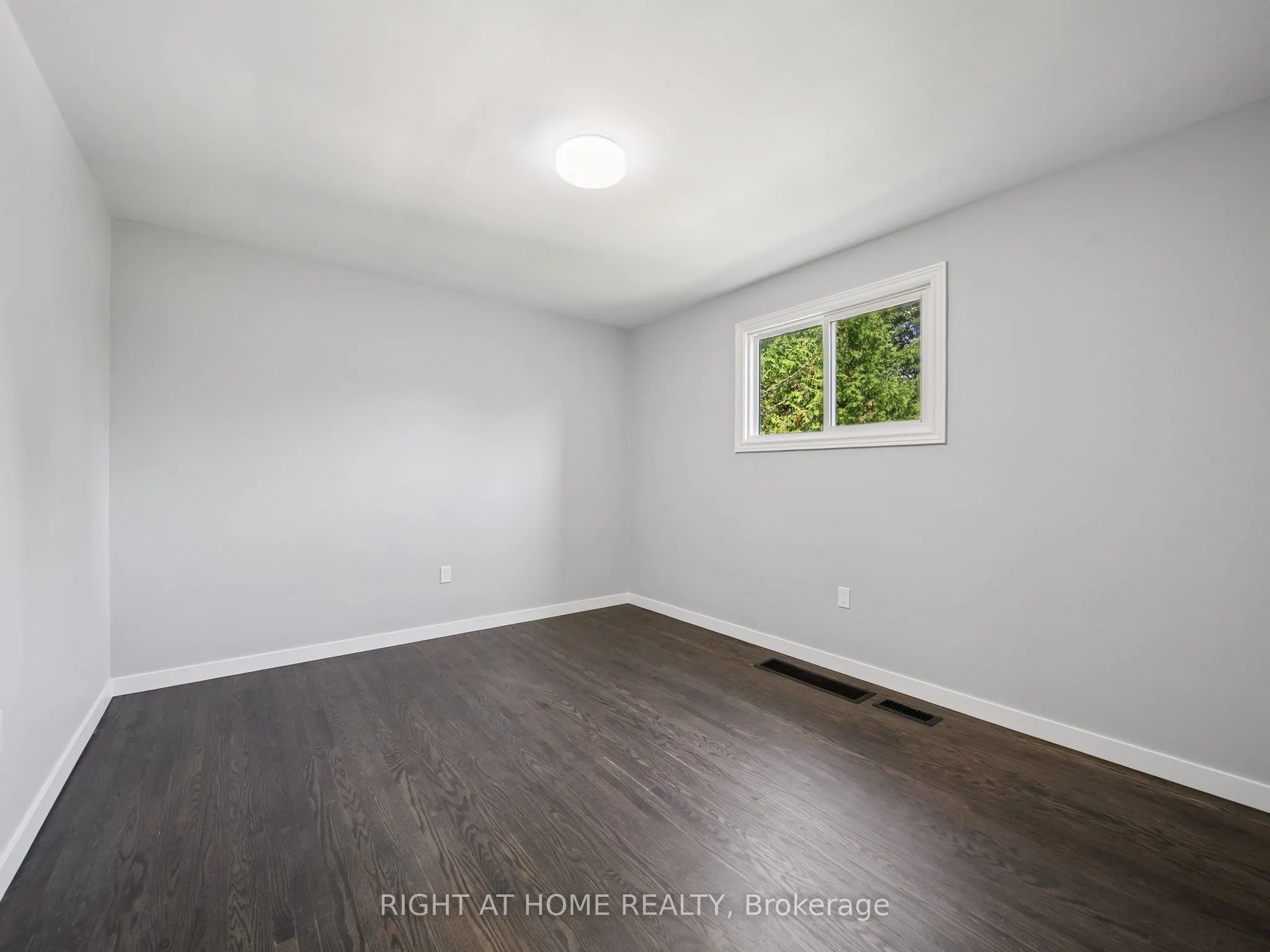138 Simcoe Street