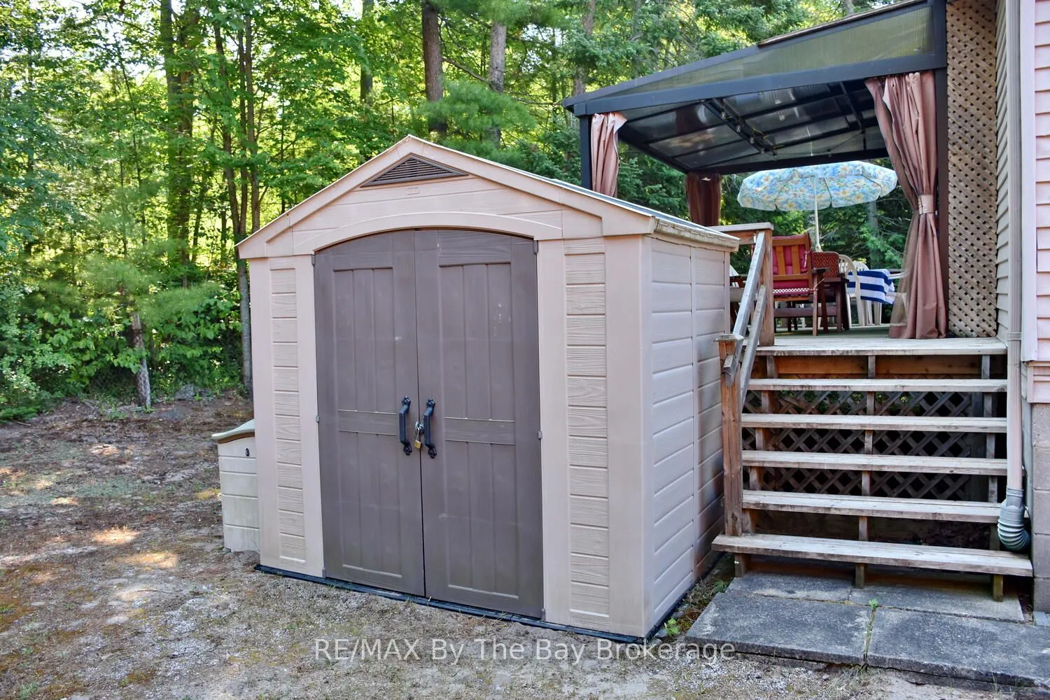 1335 River Road E