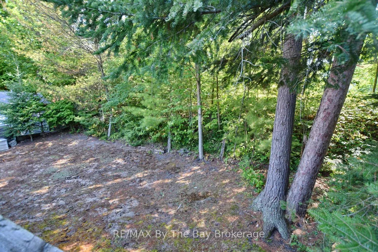 1335 River Road E