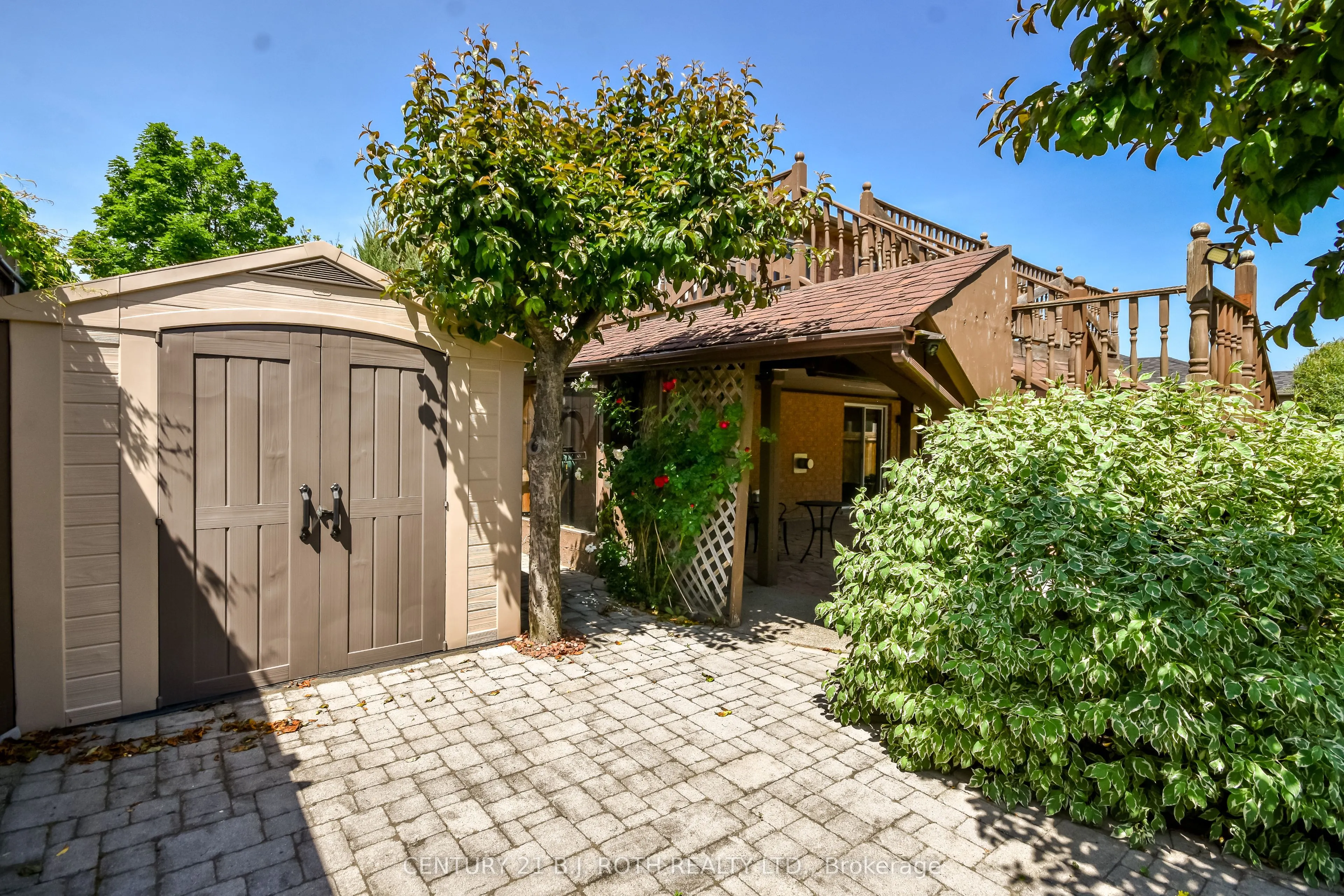 127 Golden Meadow Road