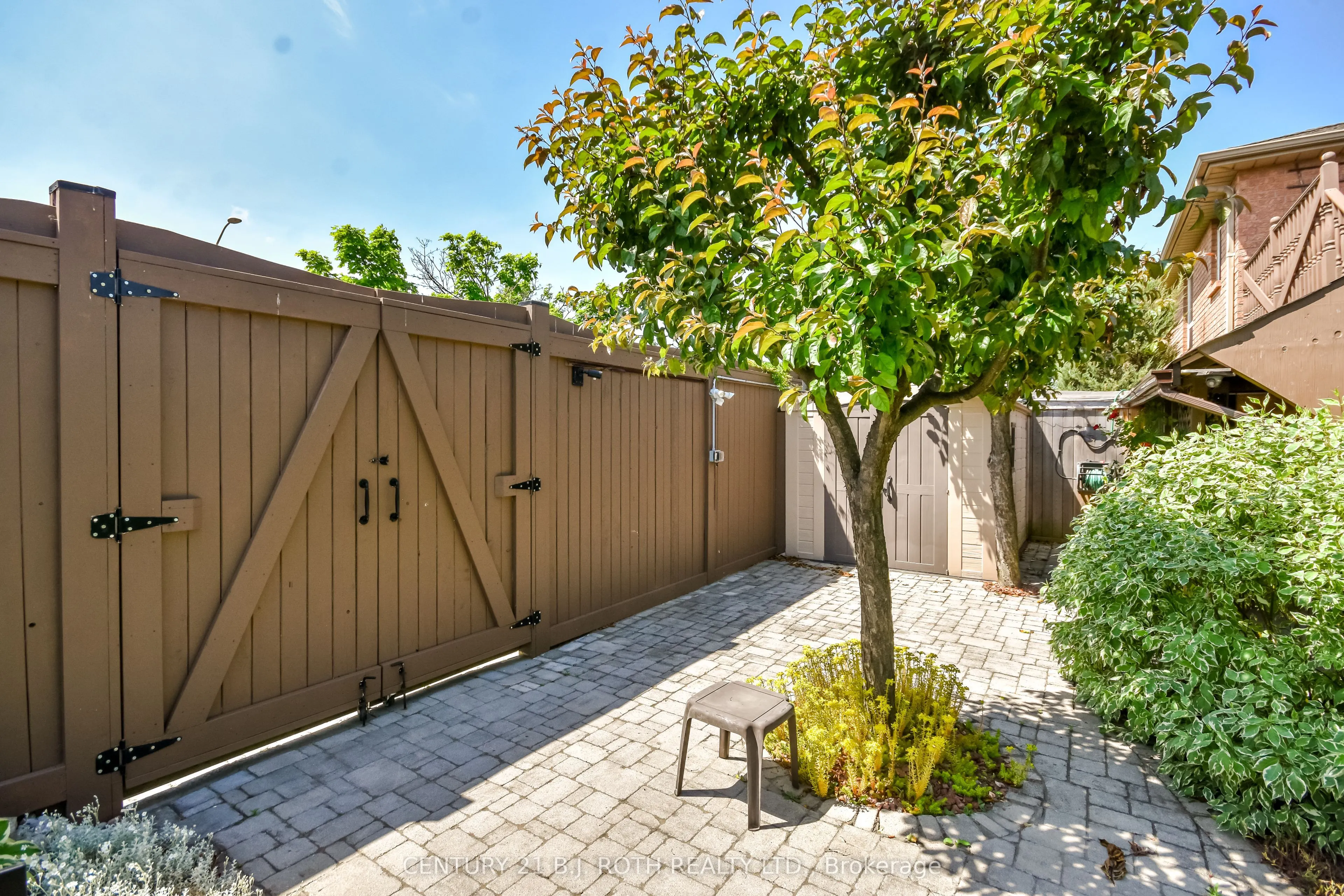 127 Golden Meadow Road