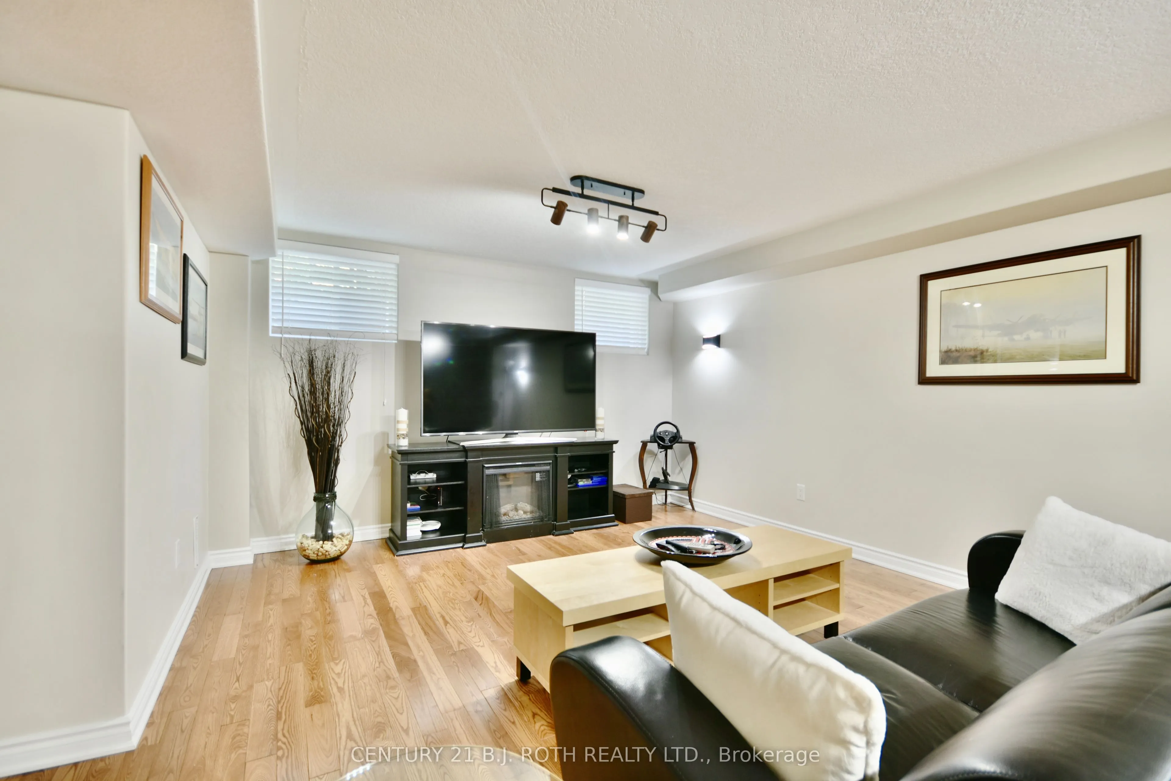 12 Lloyd Cook Drive E