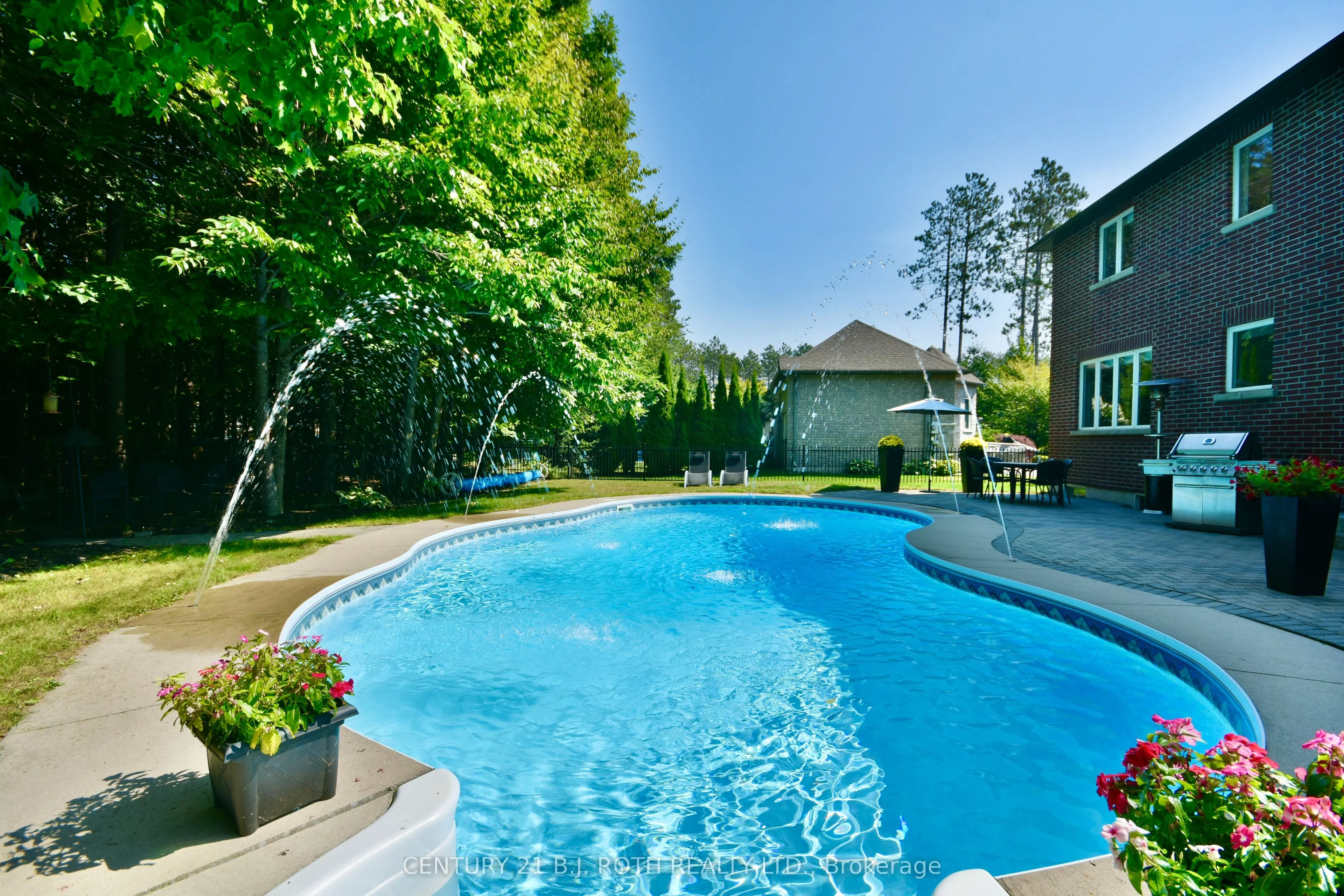 12 Lloyd Cook Drive E