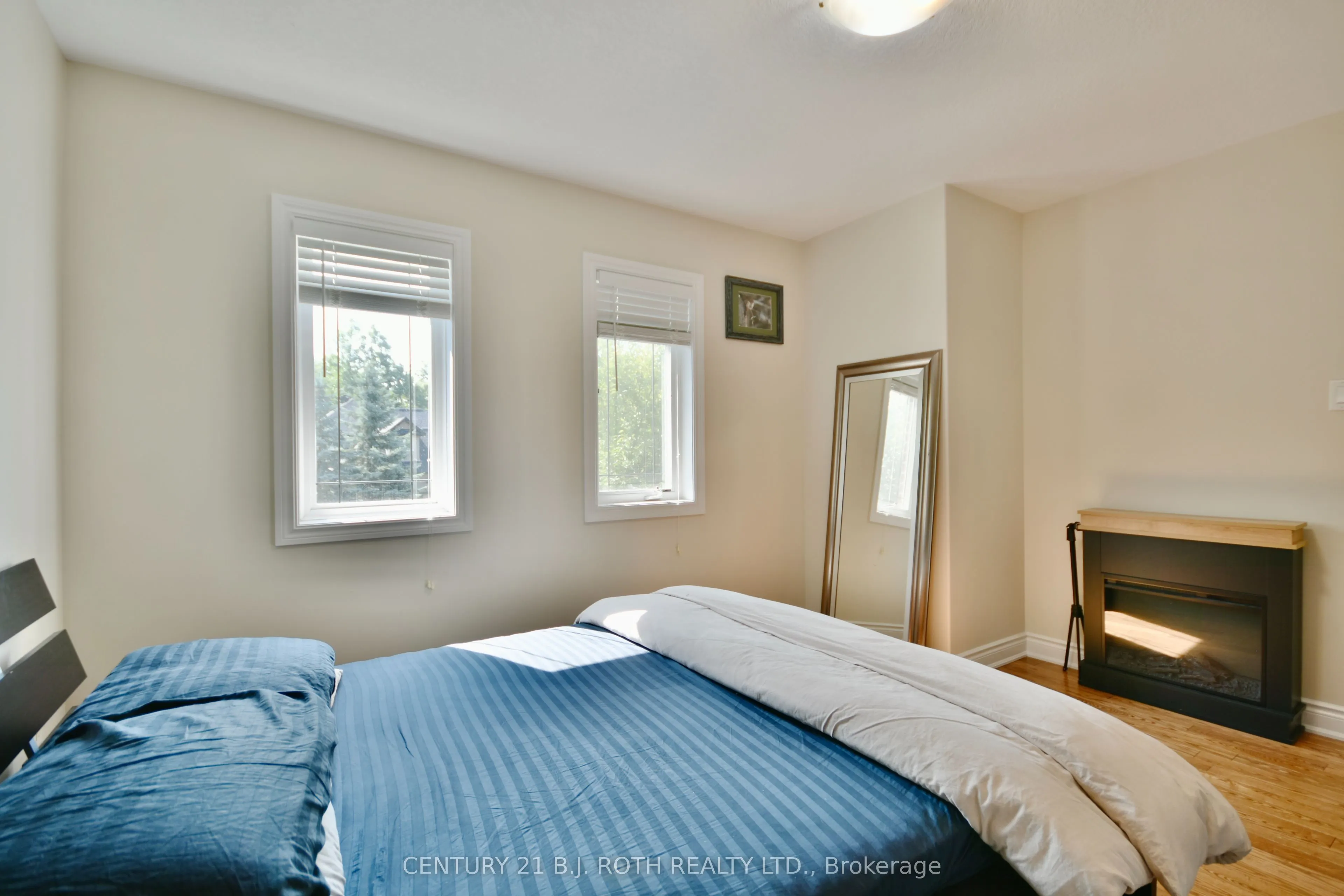 12 Lloyd Cook Drive E