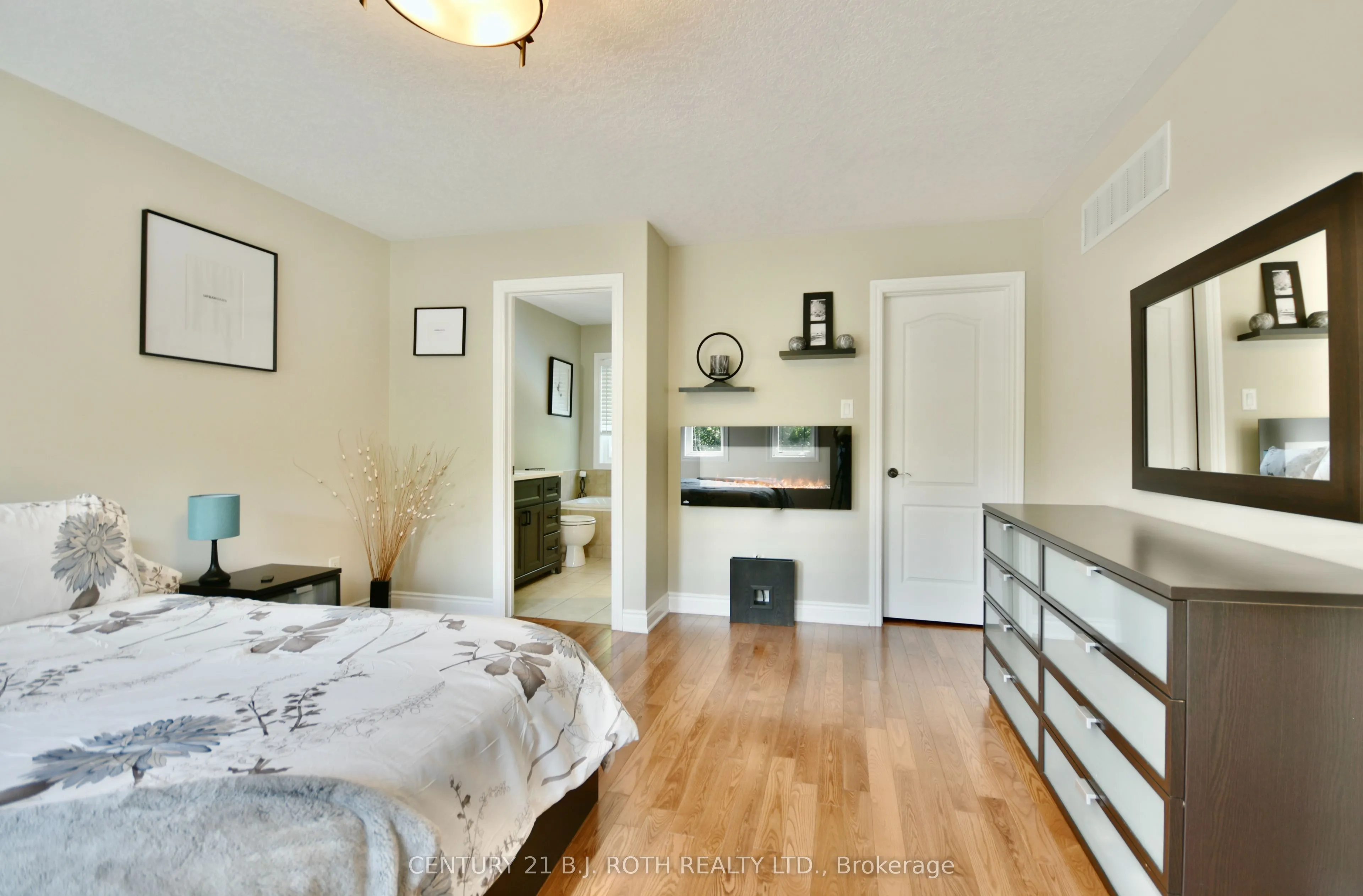 12 Lloyd Cook Drive E