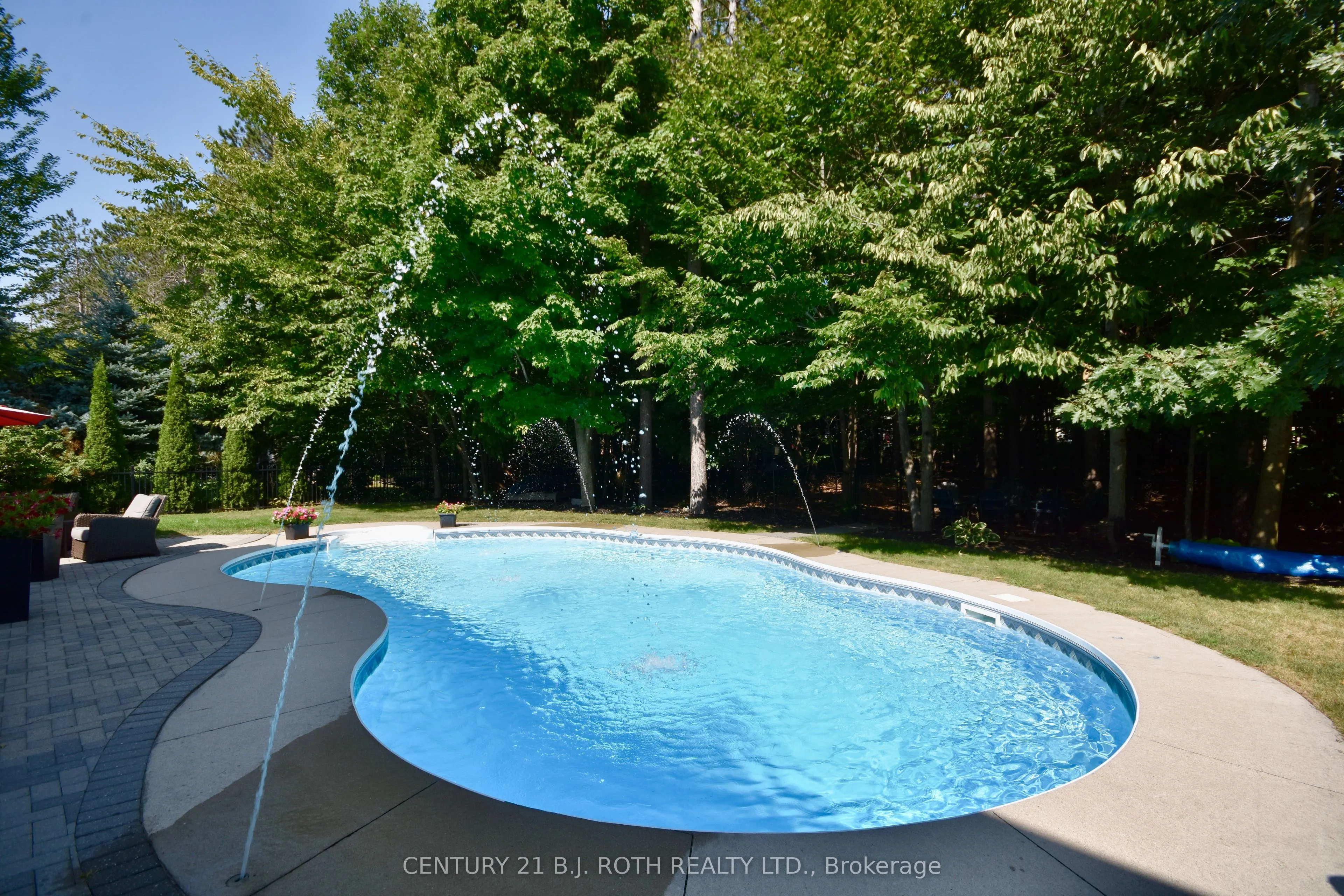 12 Lloyd Cook Drive E
