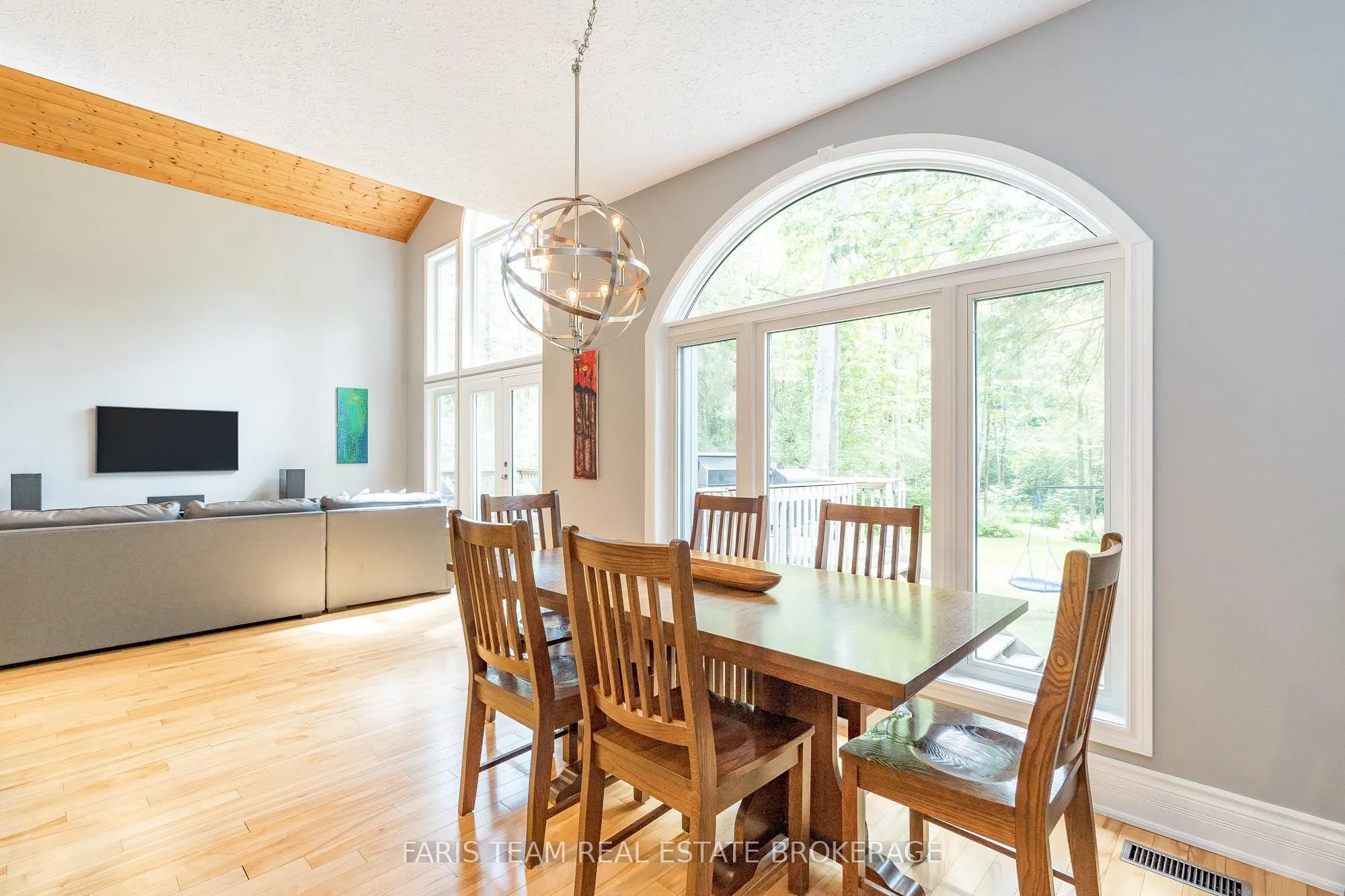 33 Kingfisher Crescent