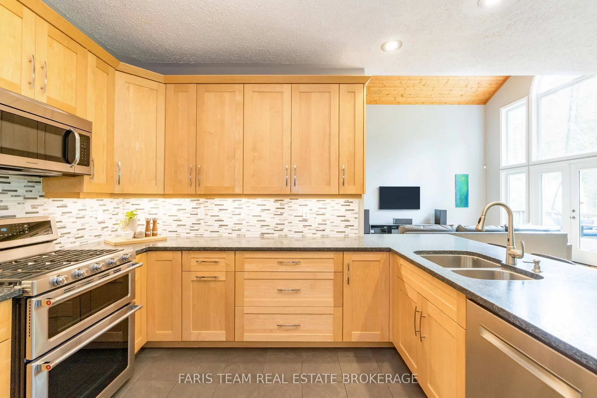 33 Kingfisher Crescent