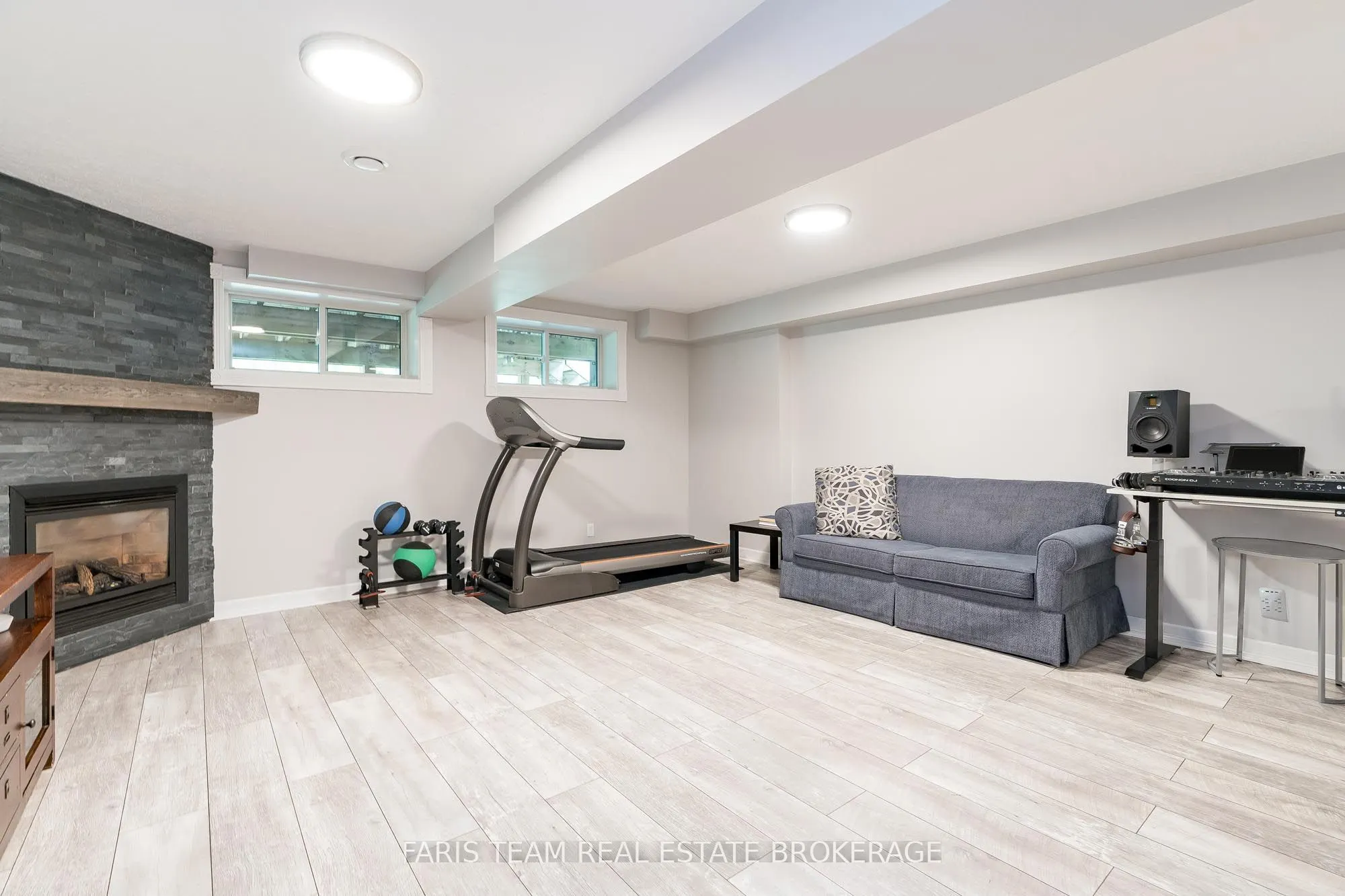 33 Kingfisher Crescent