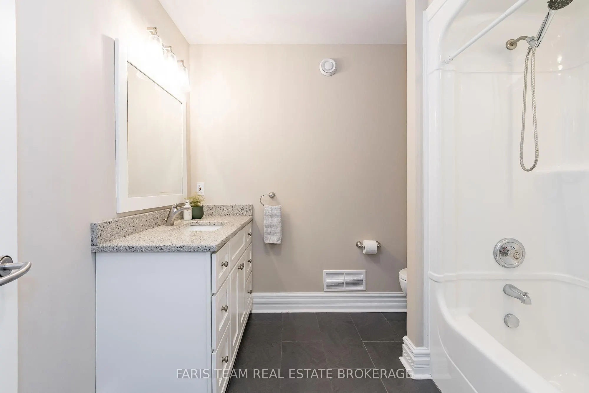 33 Kingfisher Crescent