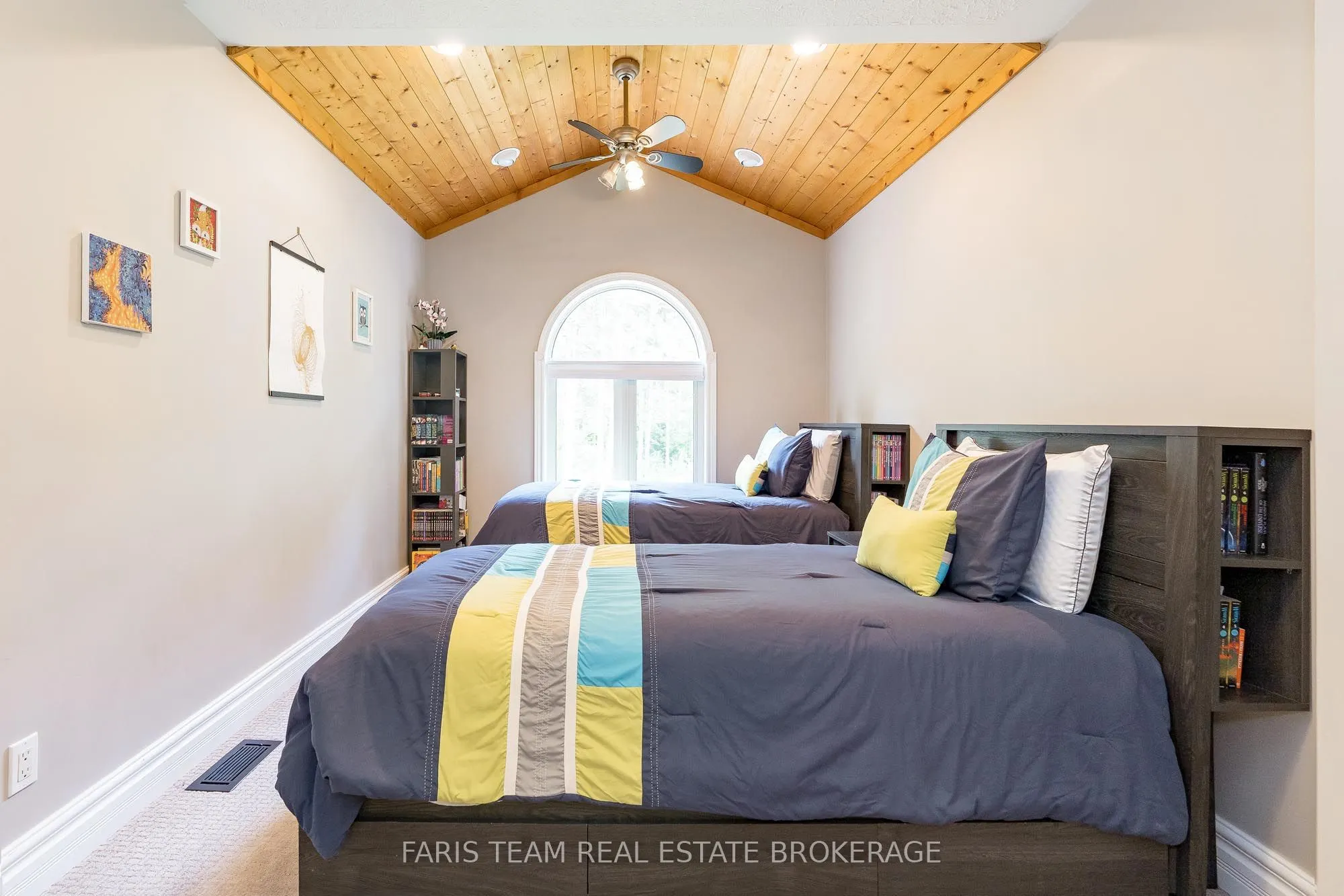 33 Kingfisher Crescent
